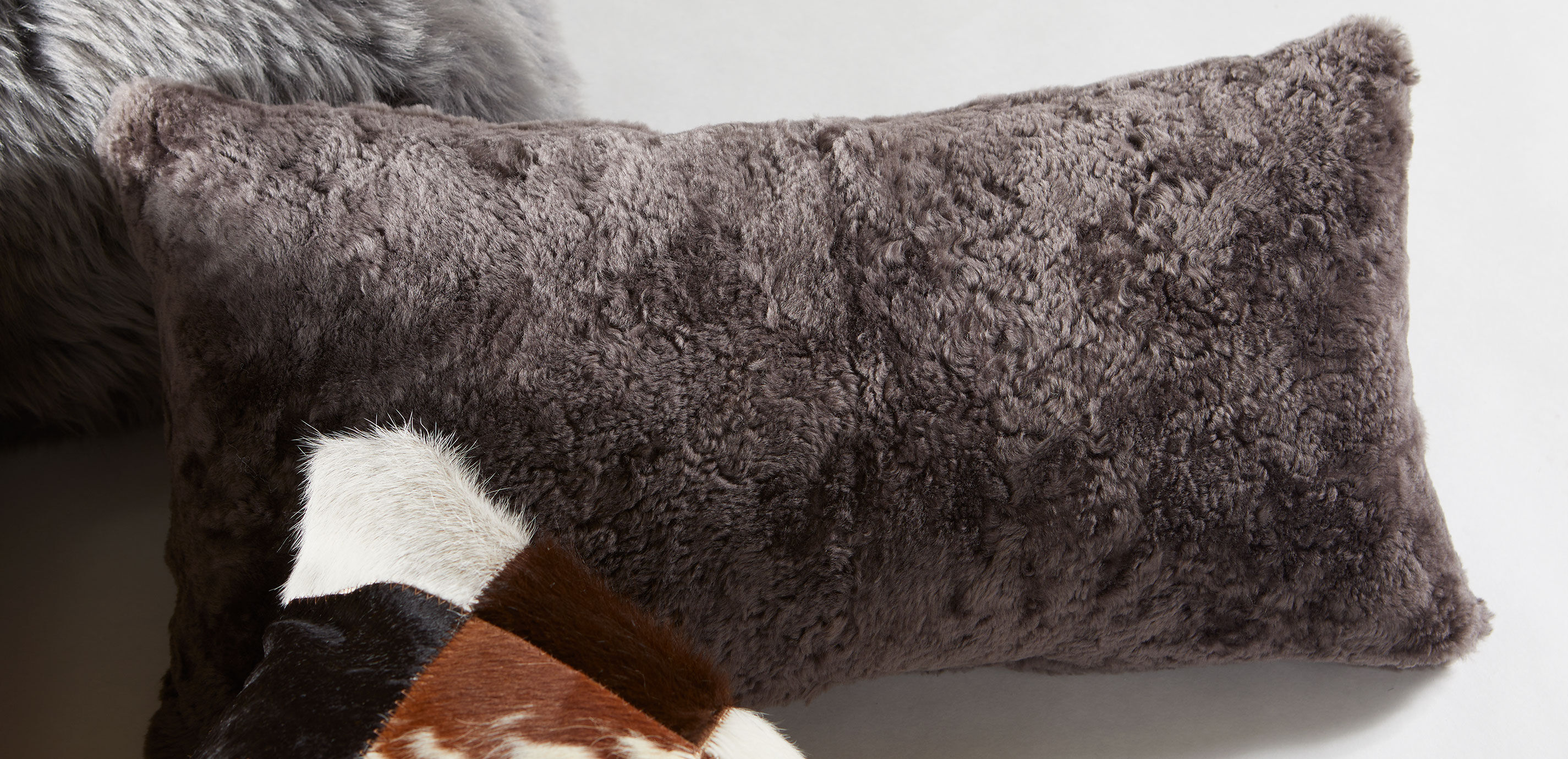 Sheared Sheepskin Lumbar Pillow_4