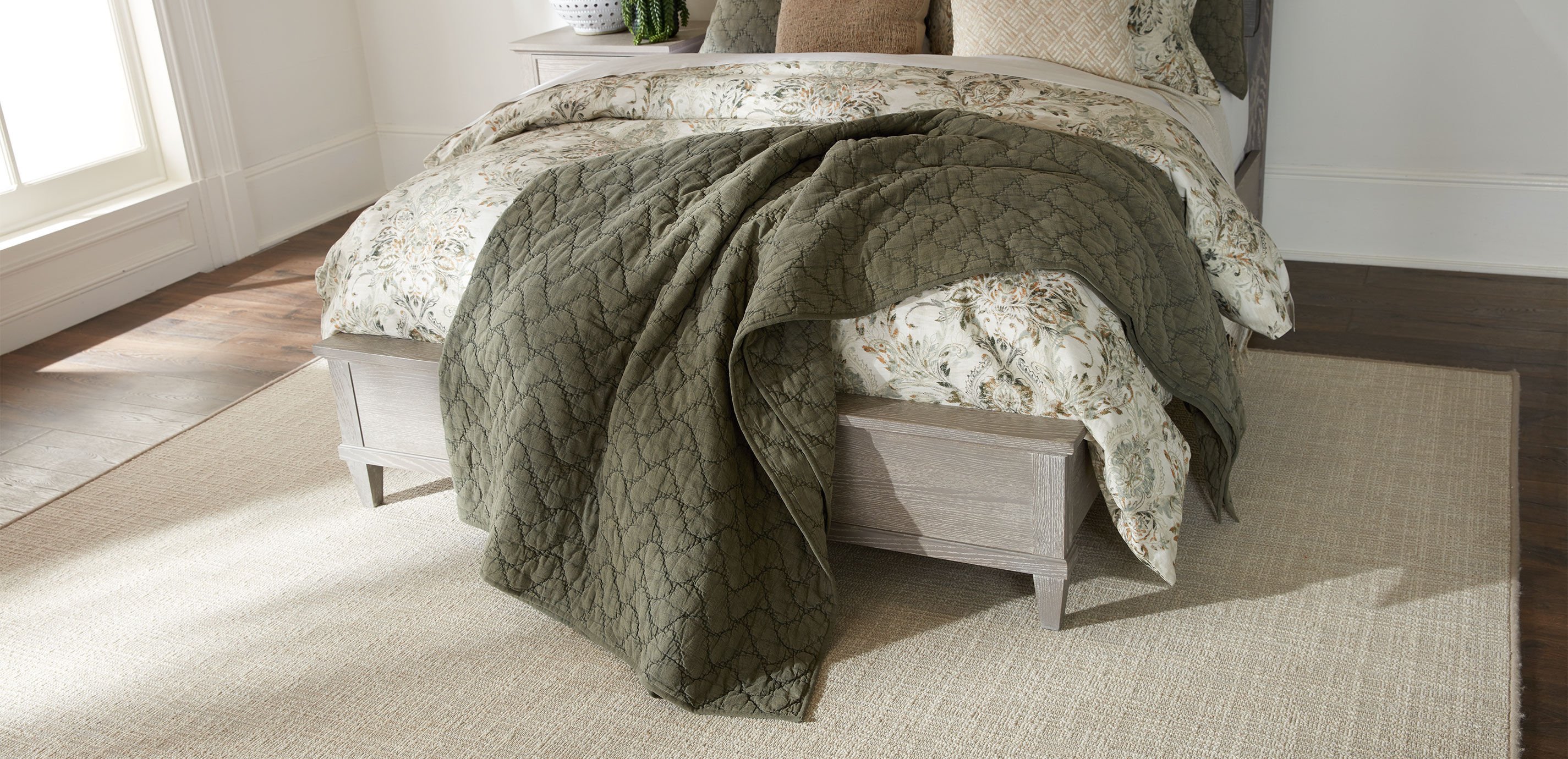 Garment-Dyed Quilt with Chevron Stitch_3