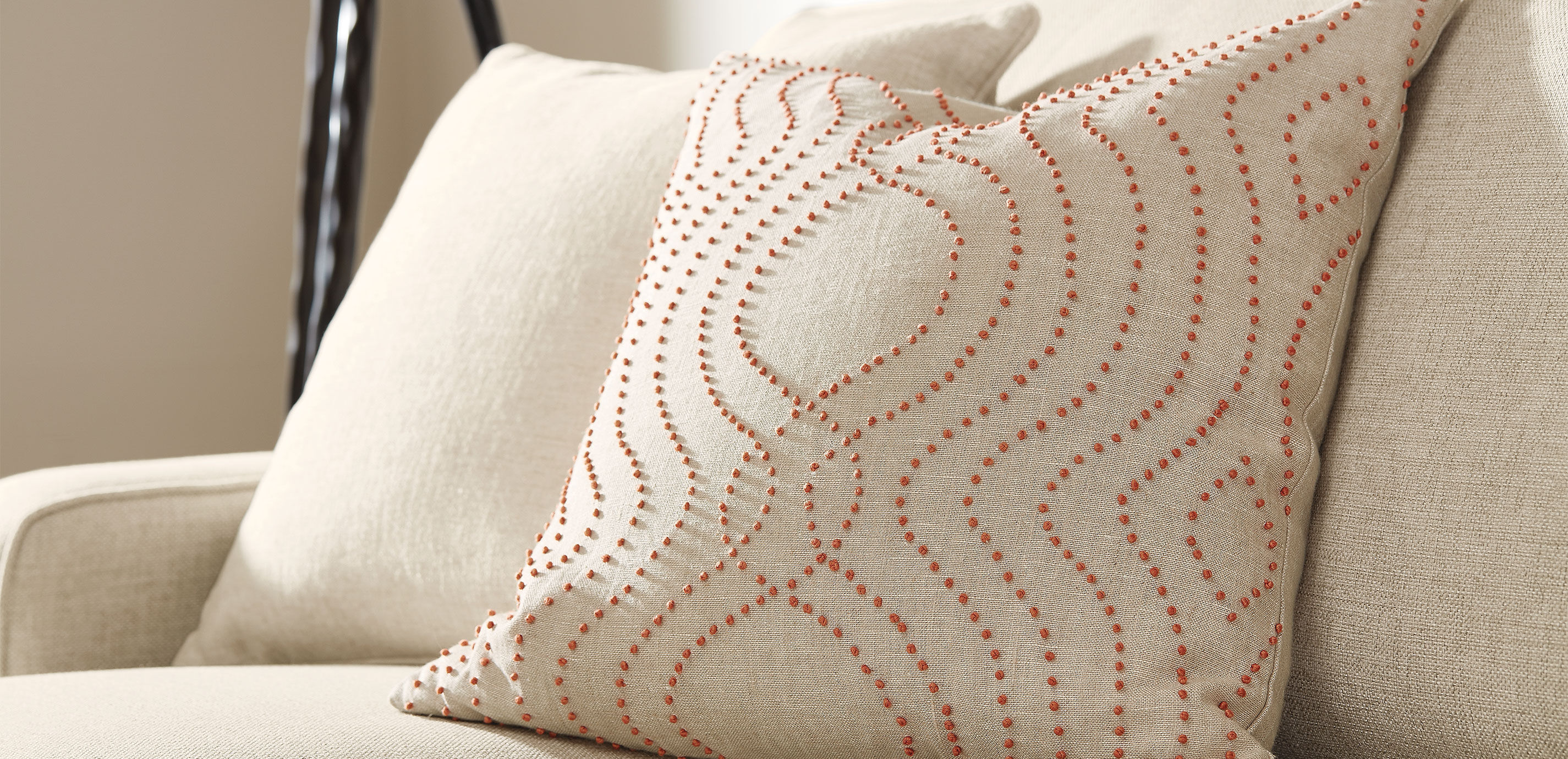 Knotted Ogee Pillow_3