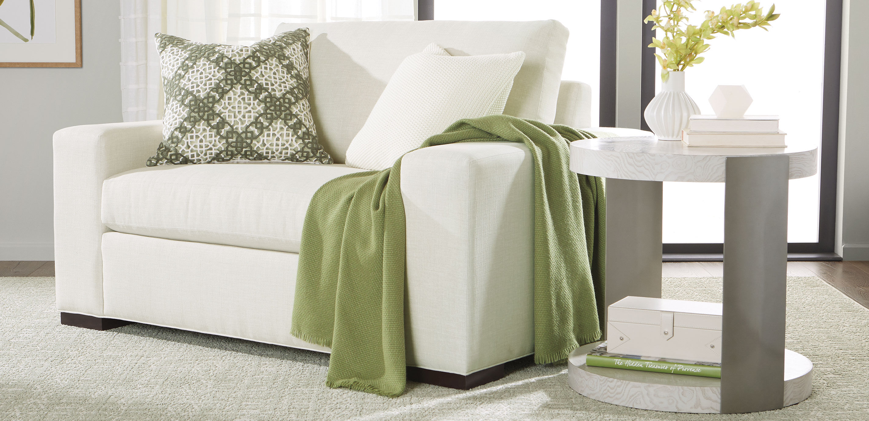 Braemore Round End Table_7