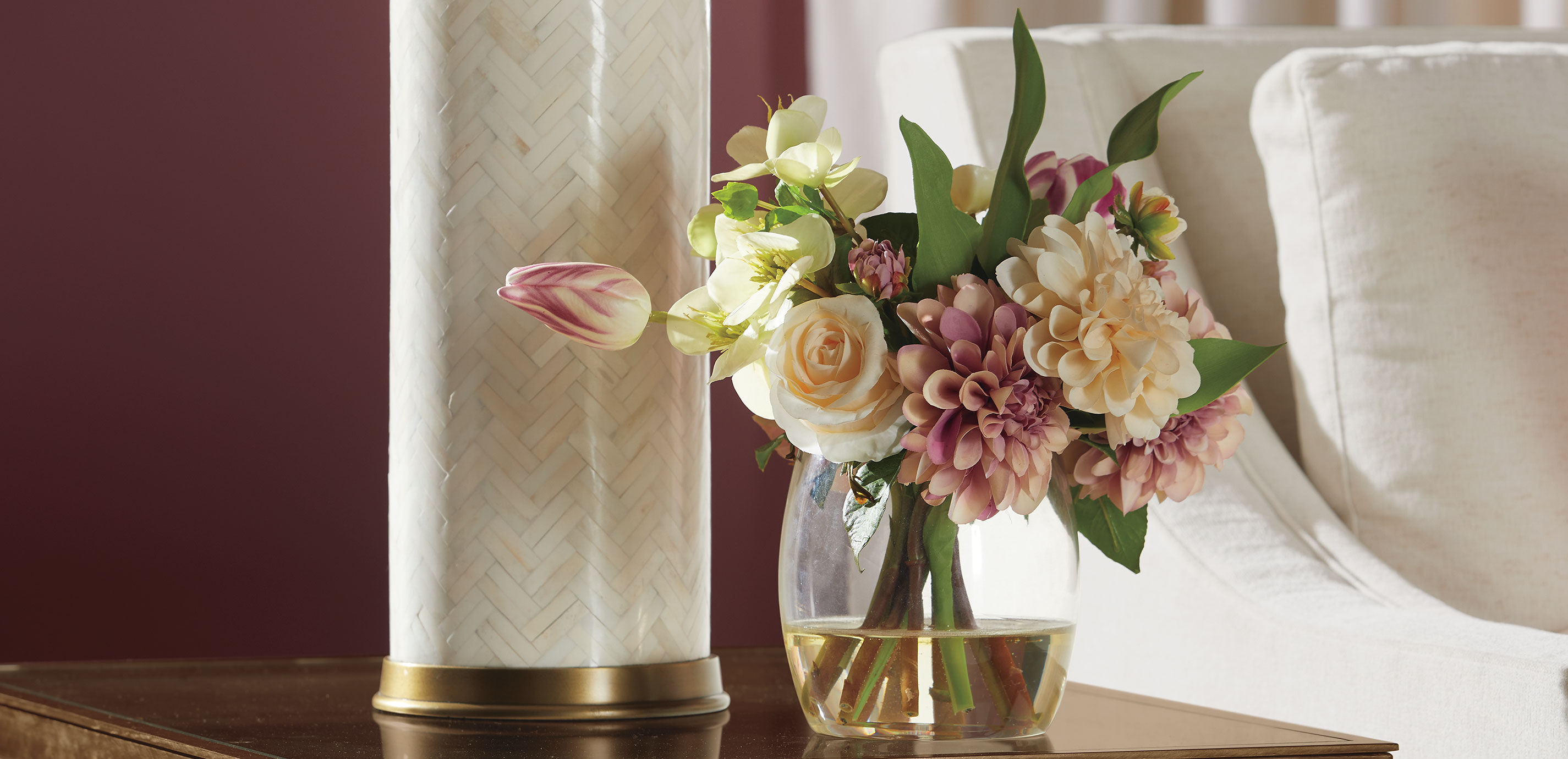 Dusty Lavender Dahlia Arrangement in Glass Vase_6