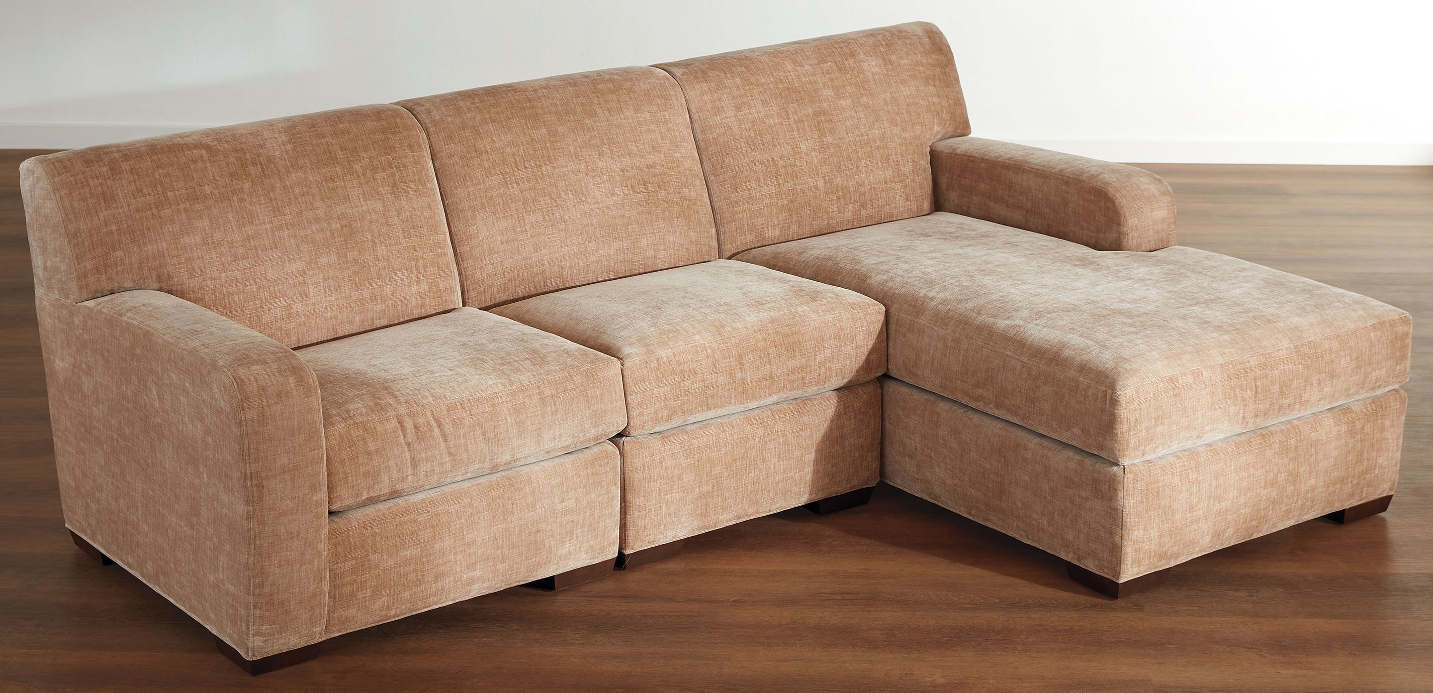 Kellan Three-Piece Chaise Sectional_5