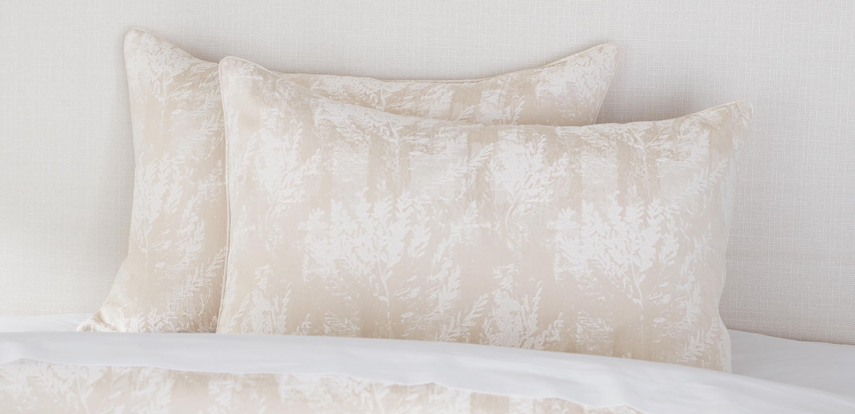 Woven Abstract Jacquard Duvet Cover and Shams Set_3