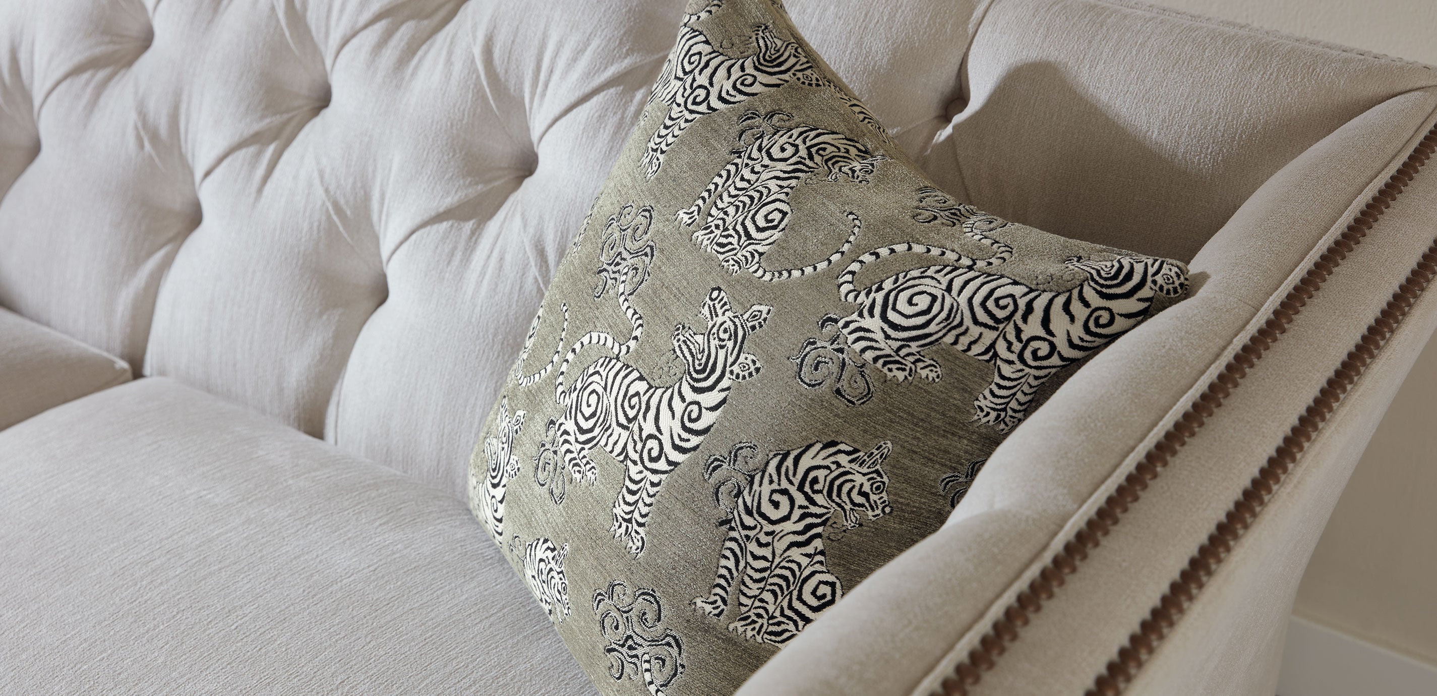 Velvet Tiger Pillow_2