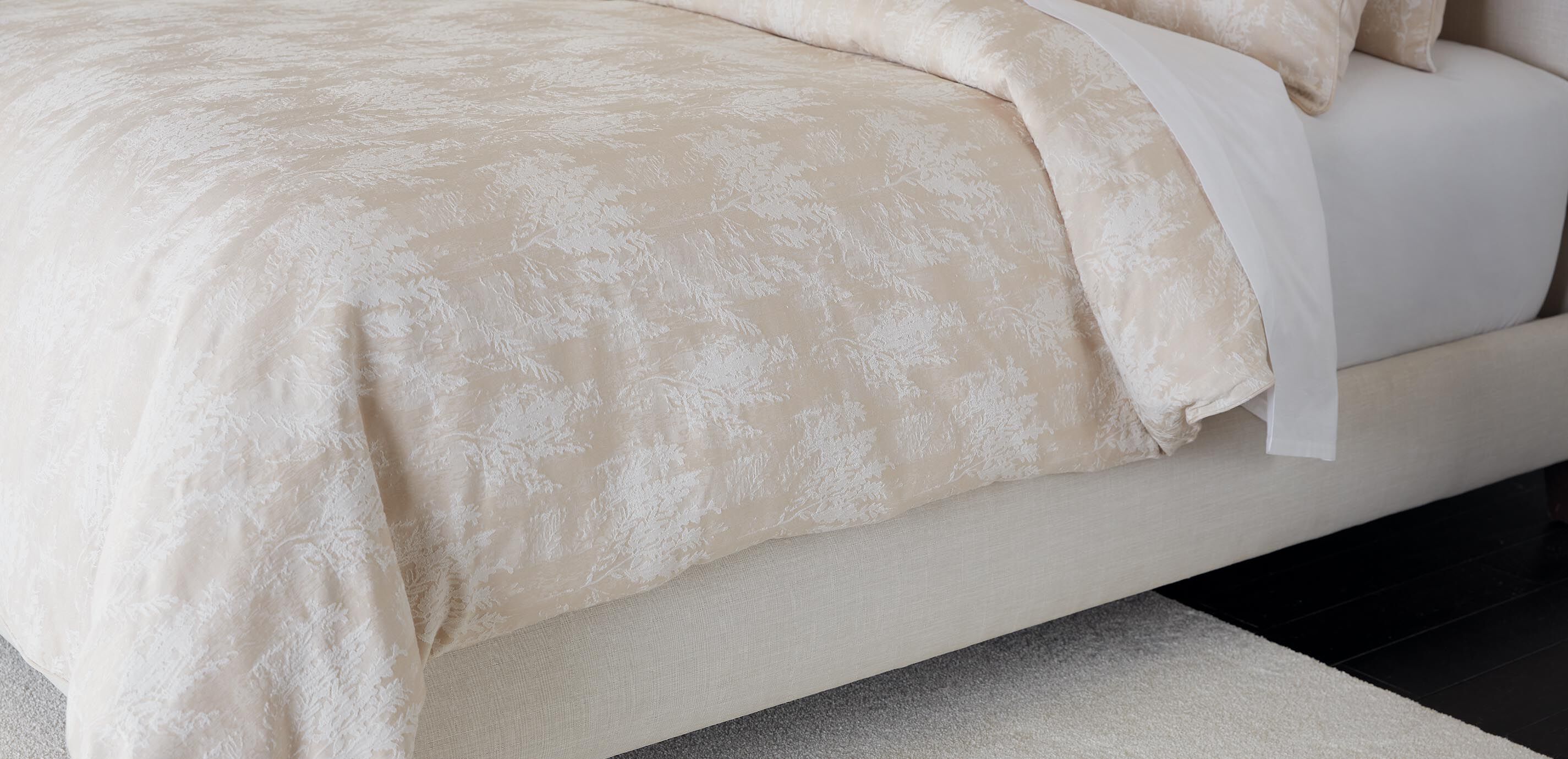 Woven Abstract Jacquard Duvet Cover and Shams Set_2