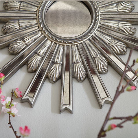 Miroir en forme d&rsquo;&eacute;toile argent&eacute;e 51&nbsp;cm Product Tile Hover Image 074077B