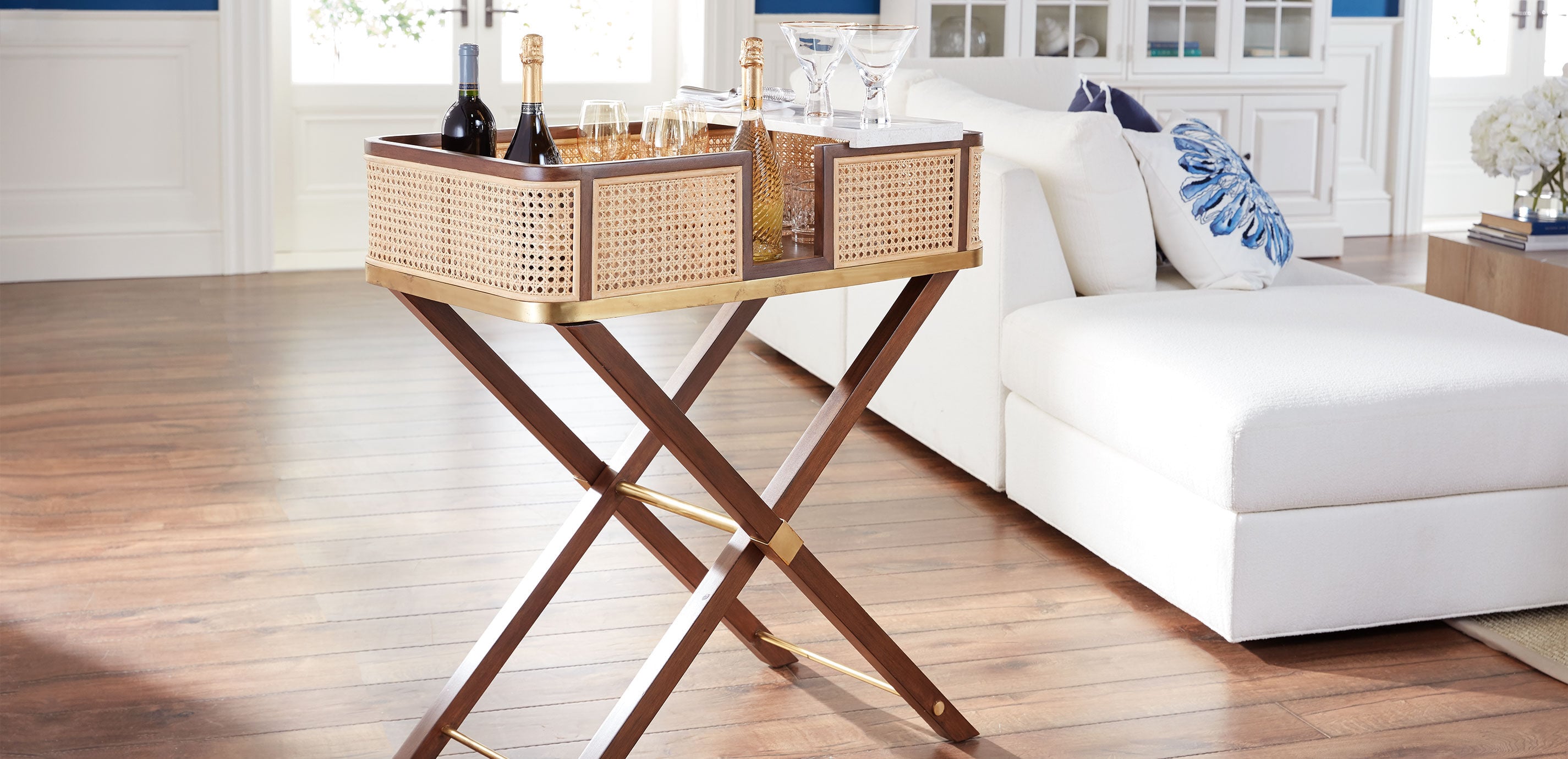 Lamontagne Natural Cane Bar Stand_7