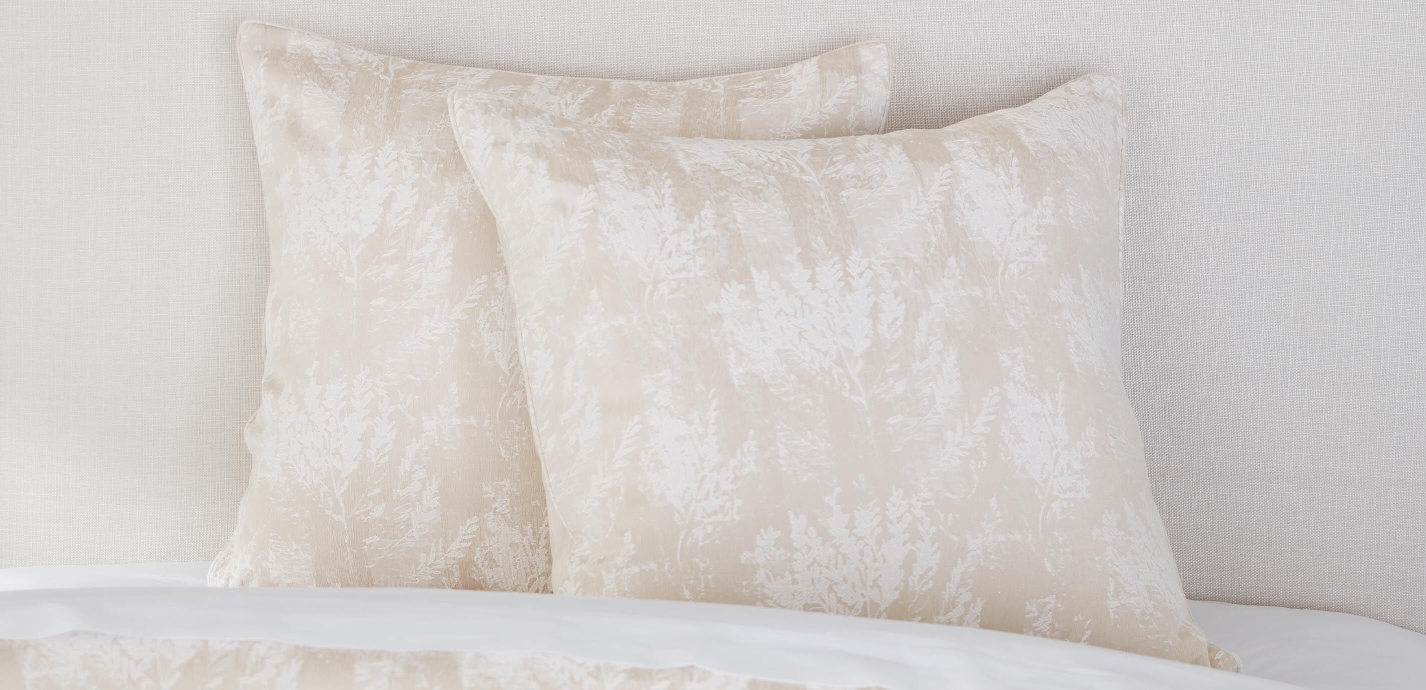 Woven Abstract Jacquard Duvet Cover and Shams Set_4