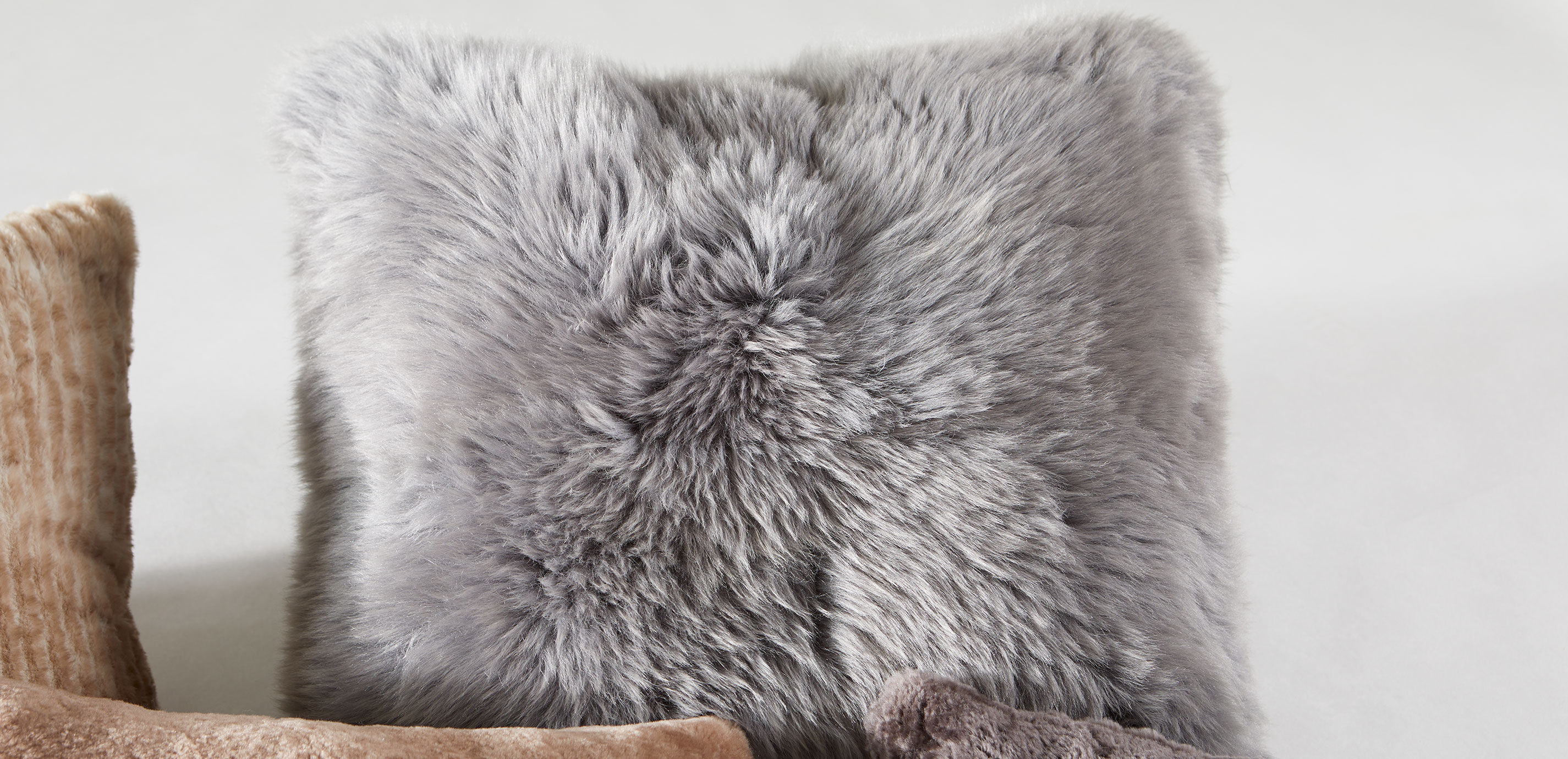 Long Hair Sheepskin Pillow_4