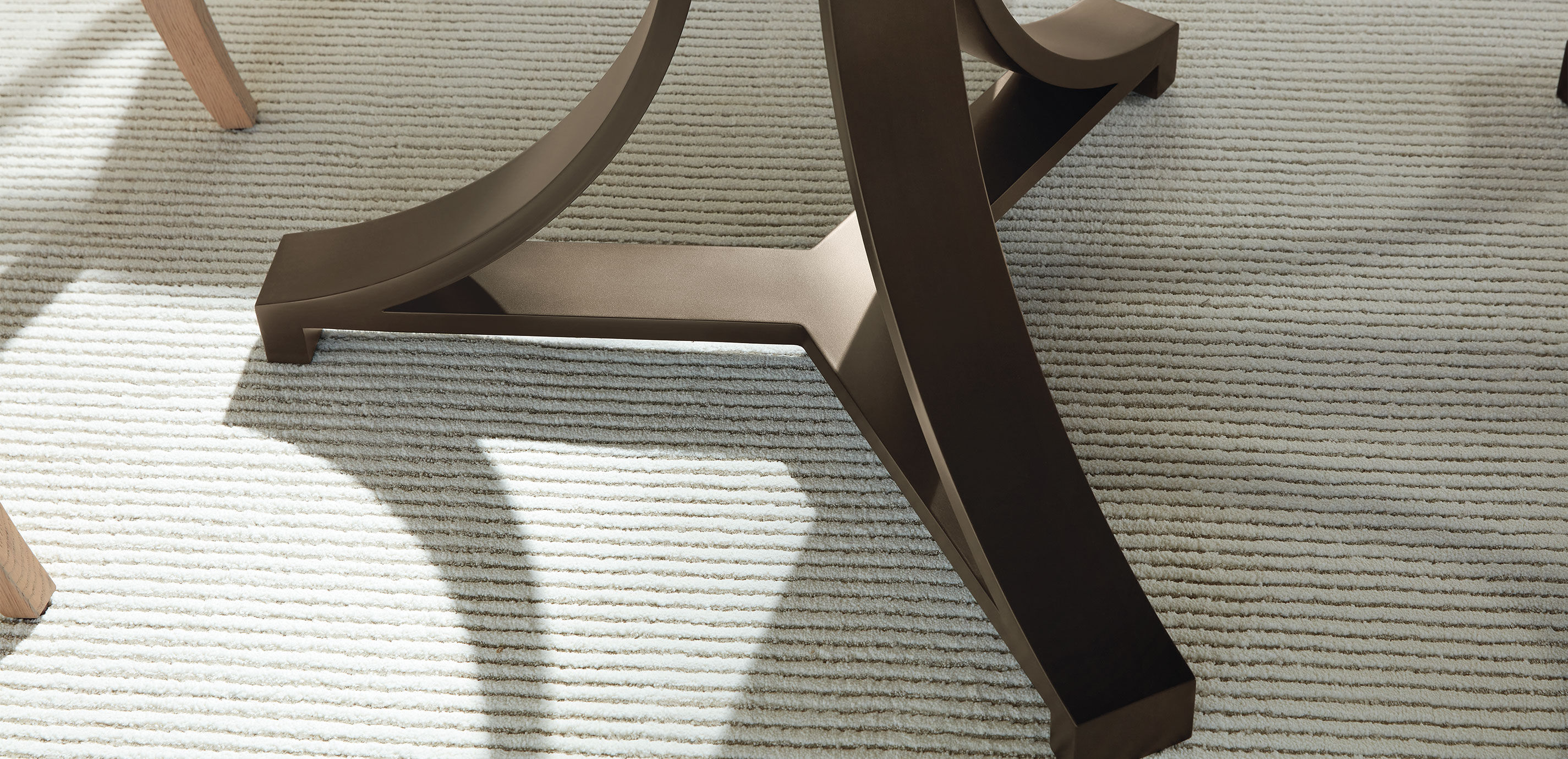 Evansview Extension Dining Table_10