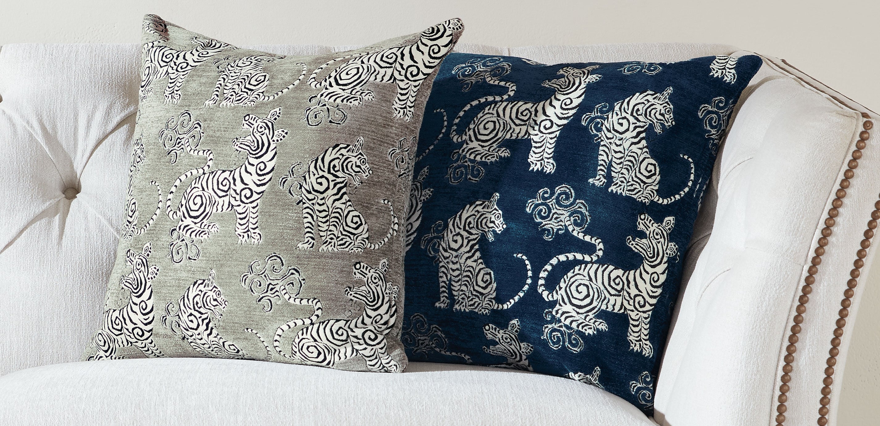 Velvet Tiger Pillow_1