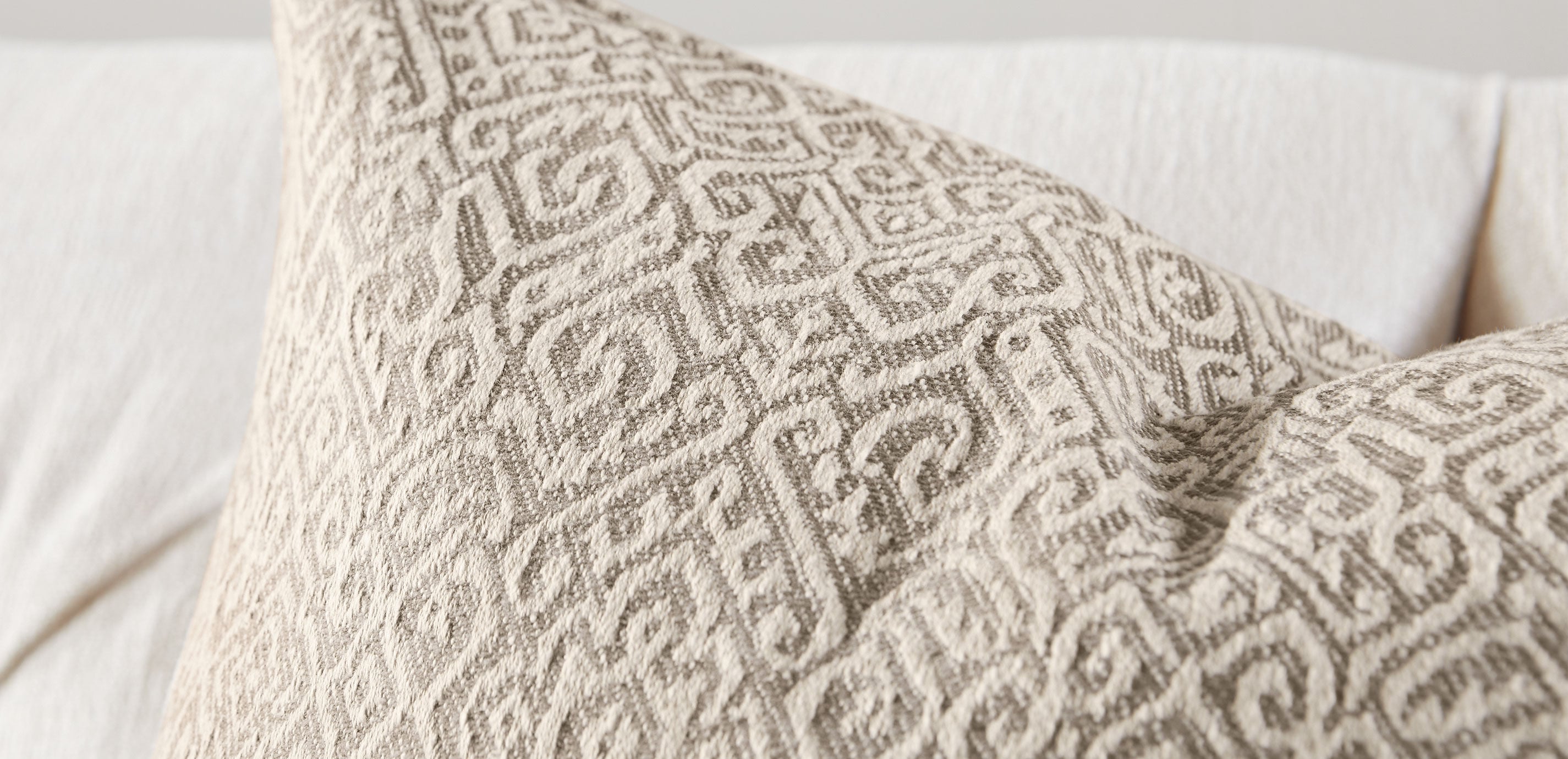 Athena Medallion Pillow_4