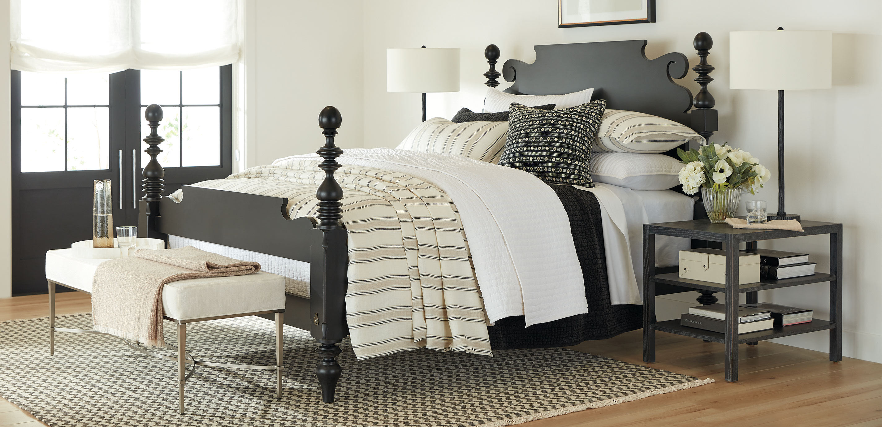 White Mixed Floral Centerpiece in Oval Vase_12