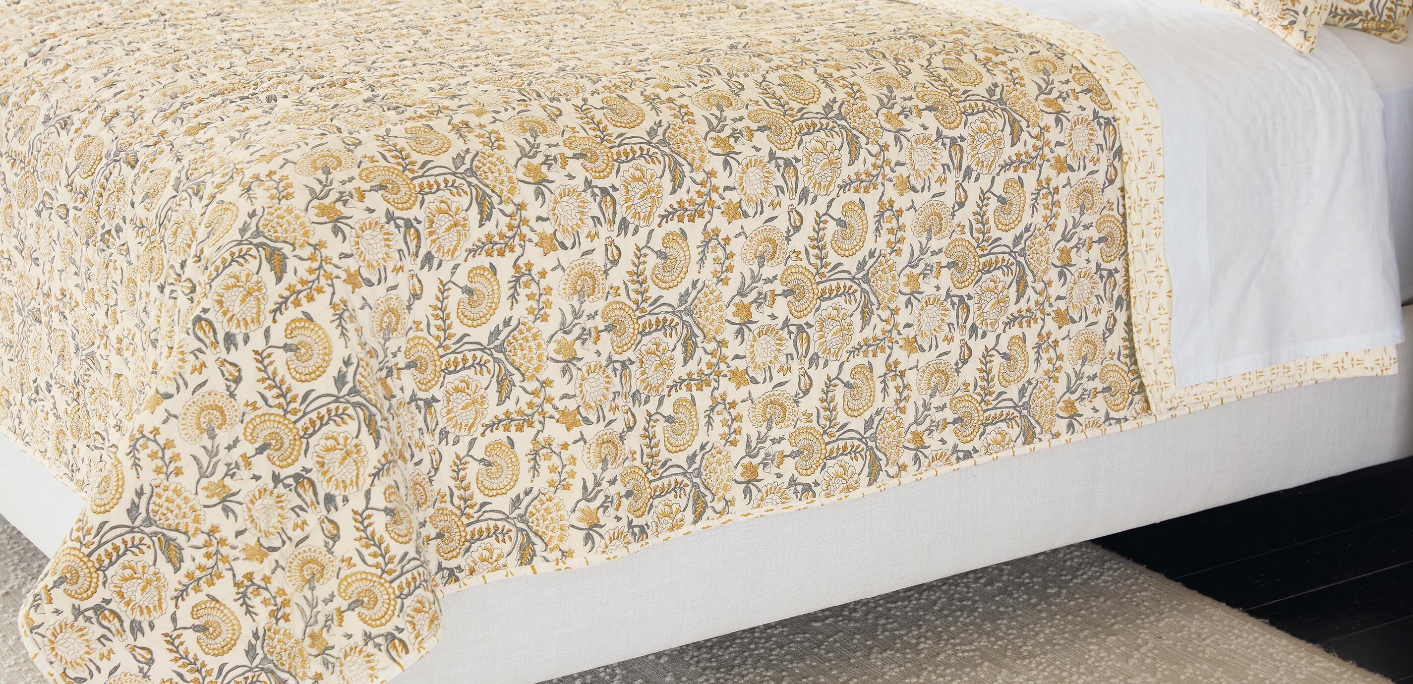 Block-Printed Quilt and Shams Set_3