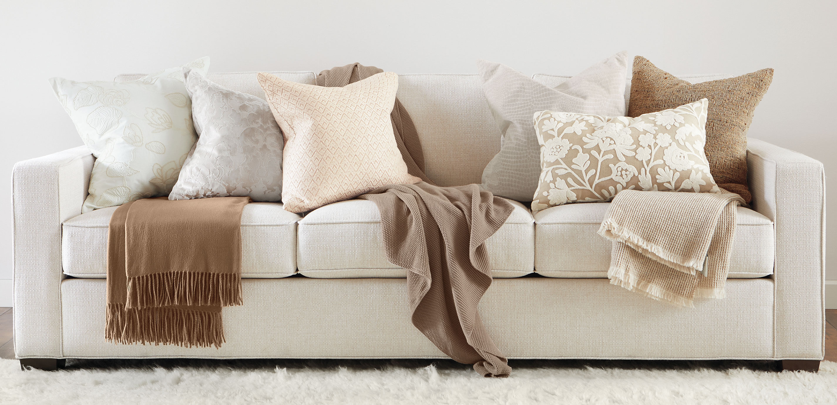 Cut Velvet Damask Pillow_4