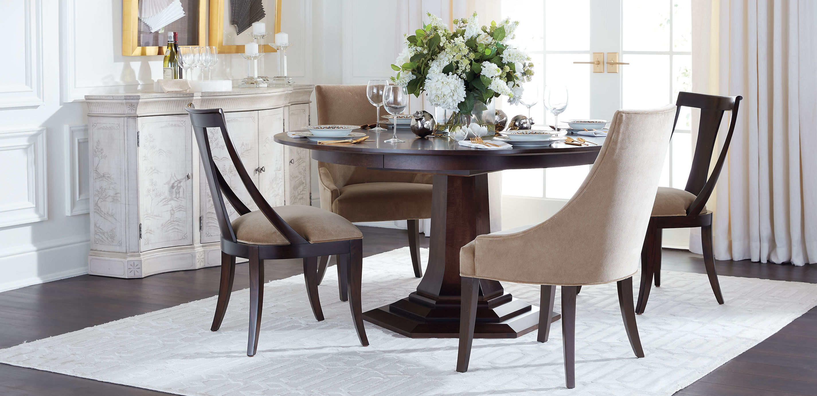 Lorenze Round Extension Dining Table 
