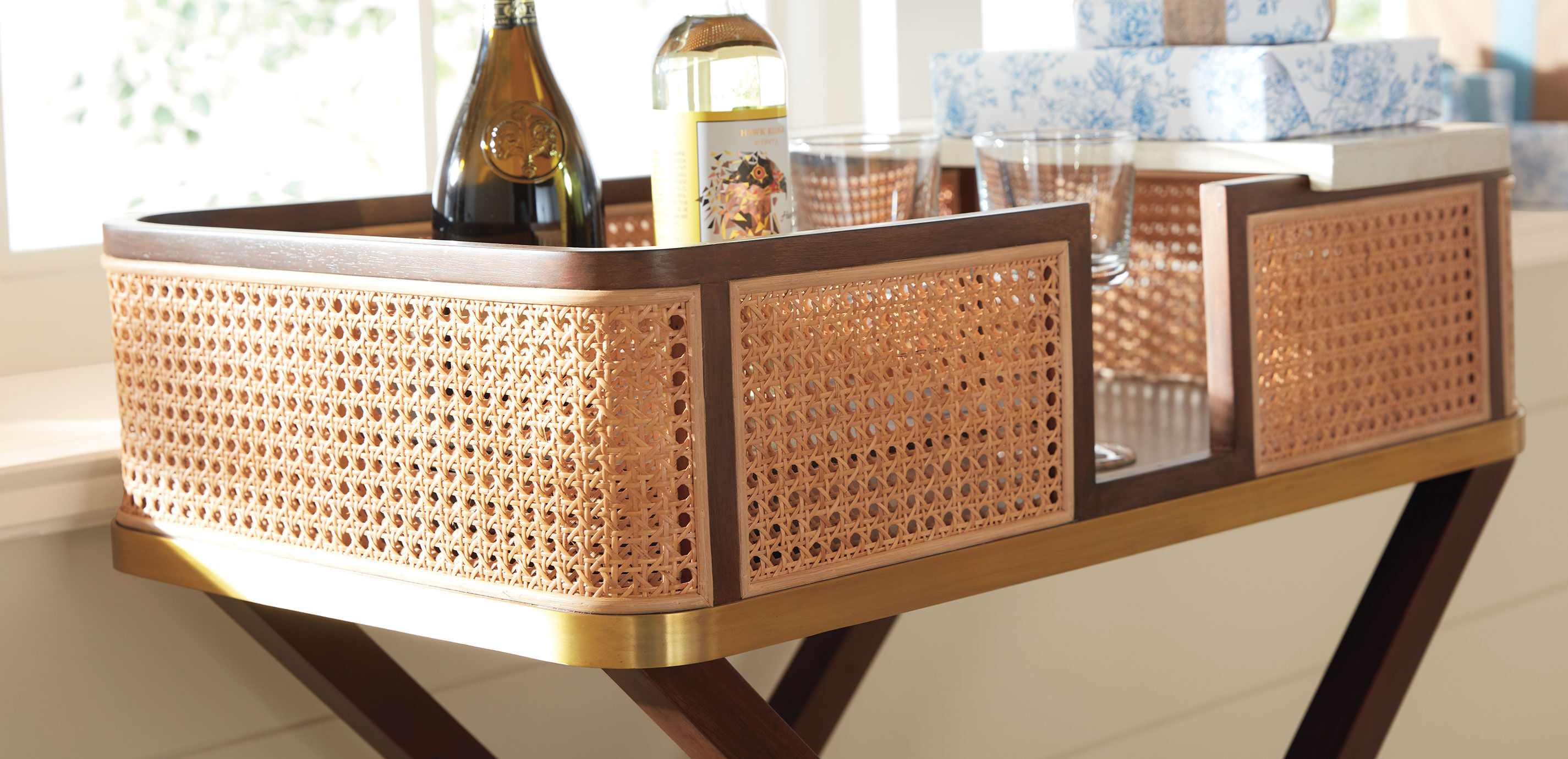 Lamontagne Natural Cane Bar Stand_8