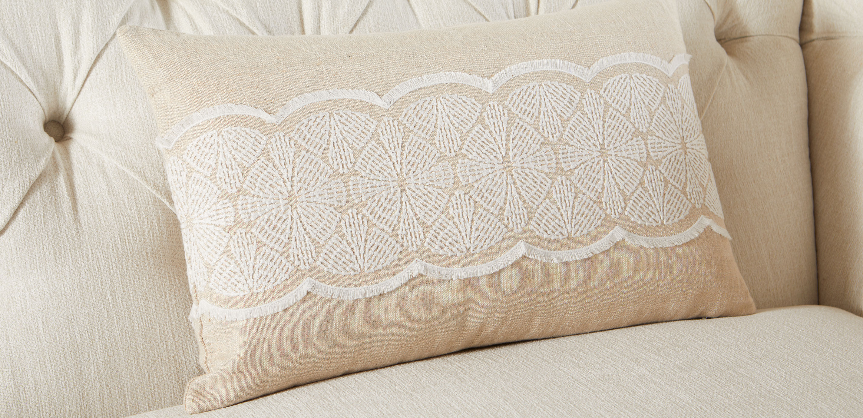 Linen Pillow with White Embroidery_1