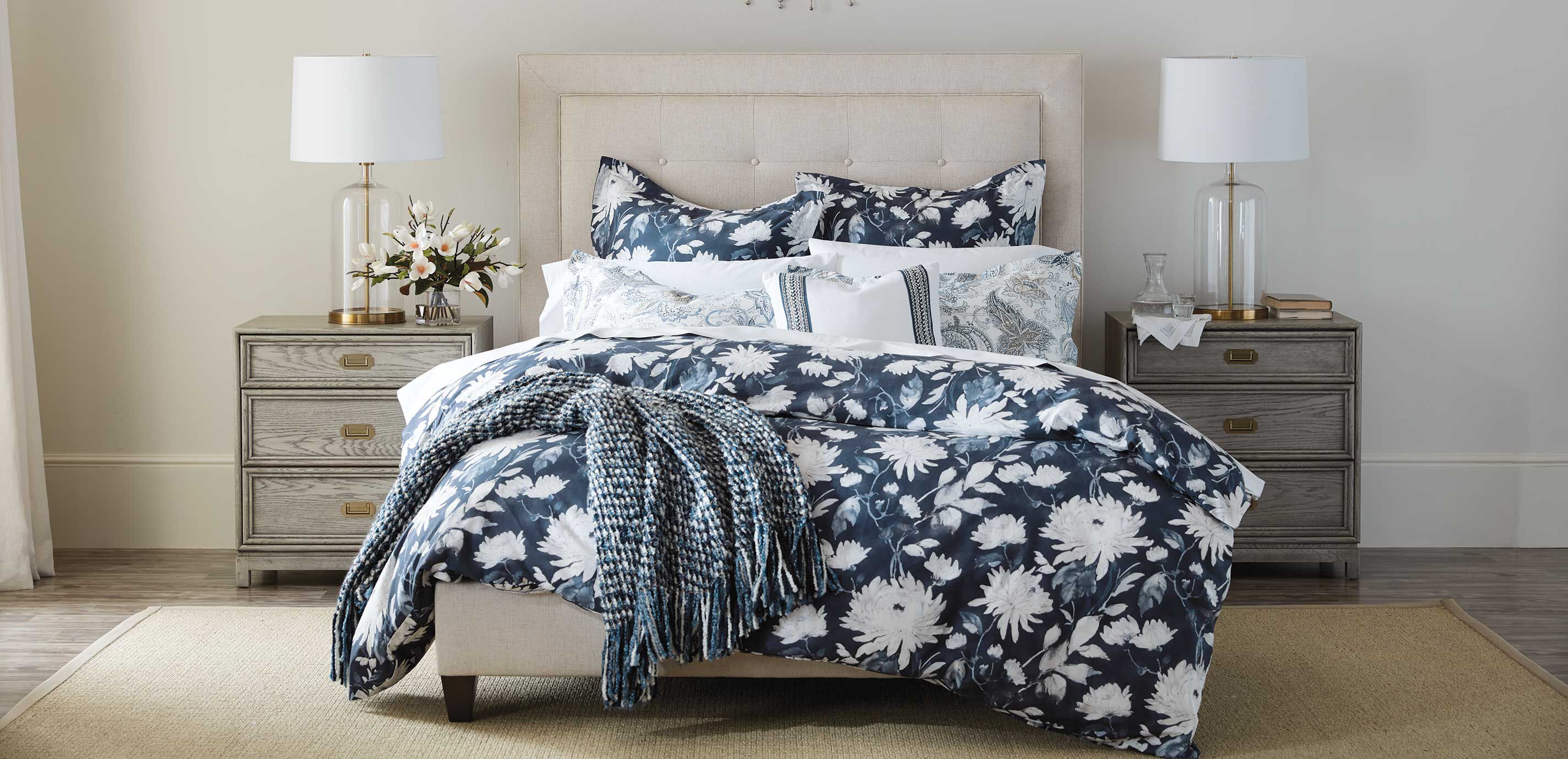 Magnolia Foliage Watergarden in Glass Cube_11