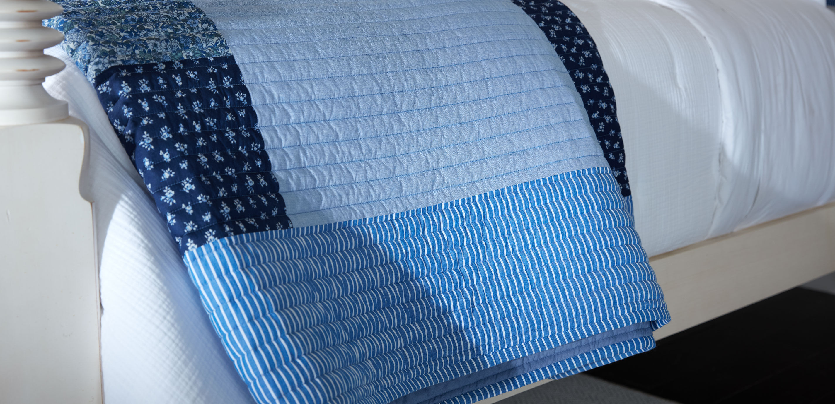 Mixed Patchwork Navy Quilt and Shams Set_6