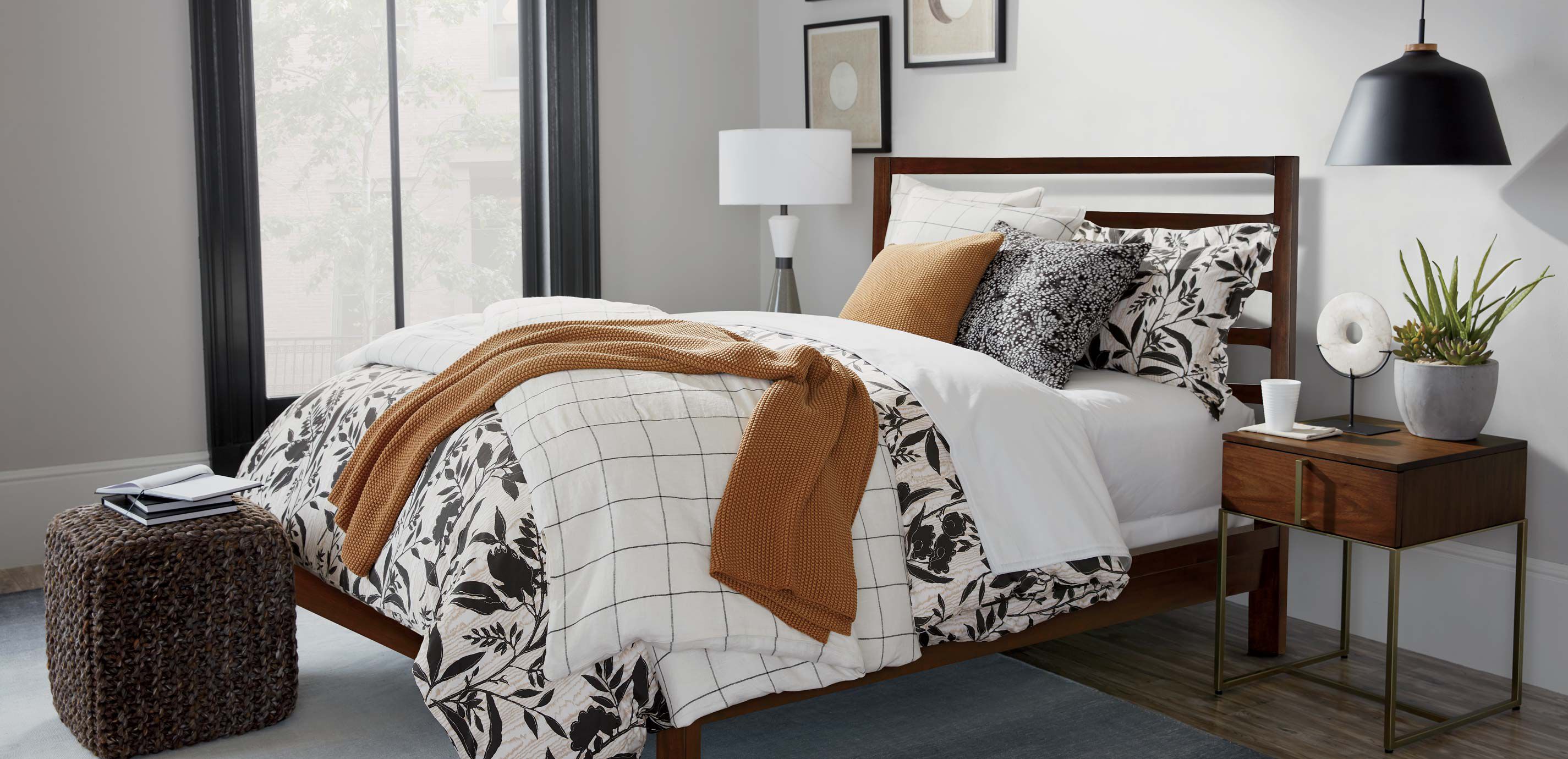 Montclaire Small Night Table_7