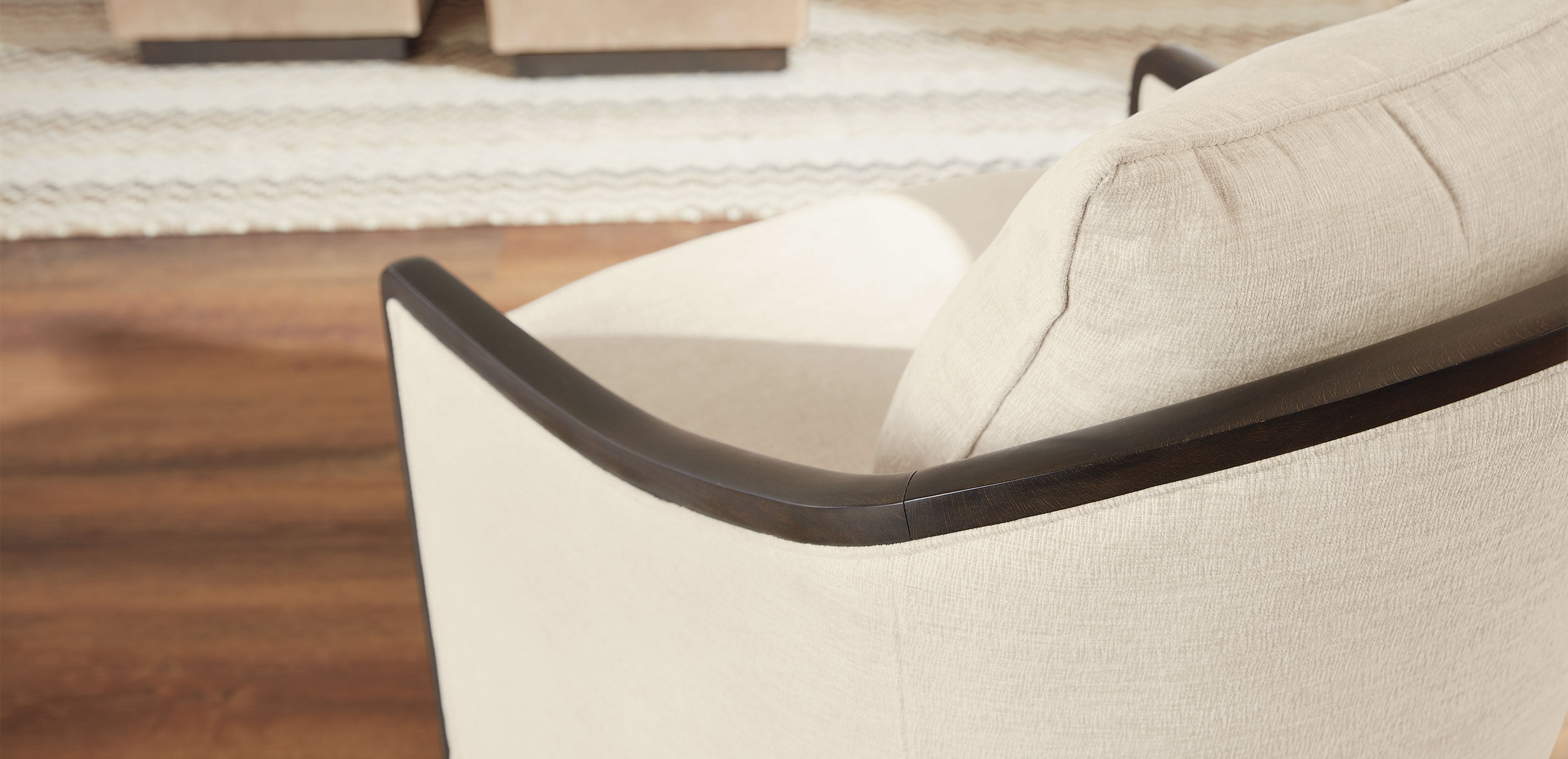 Maeva Wood Frame Swivel Chair_7