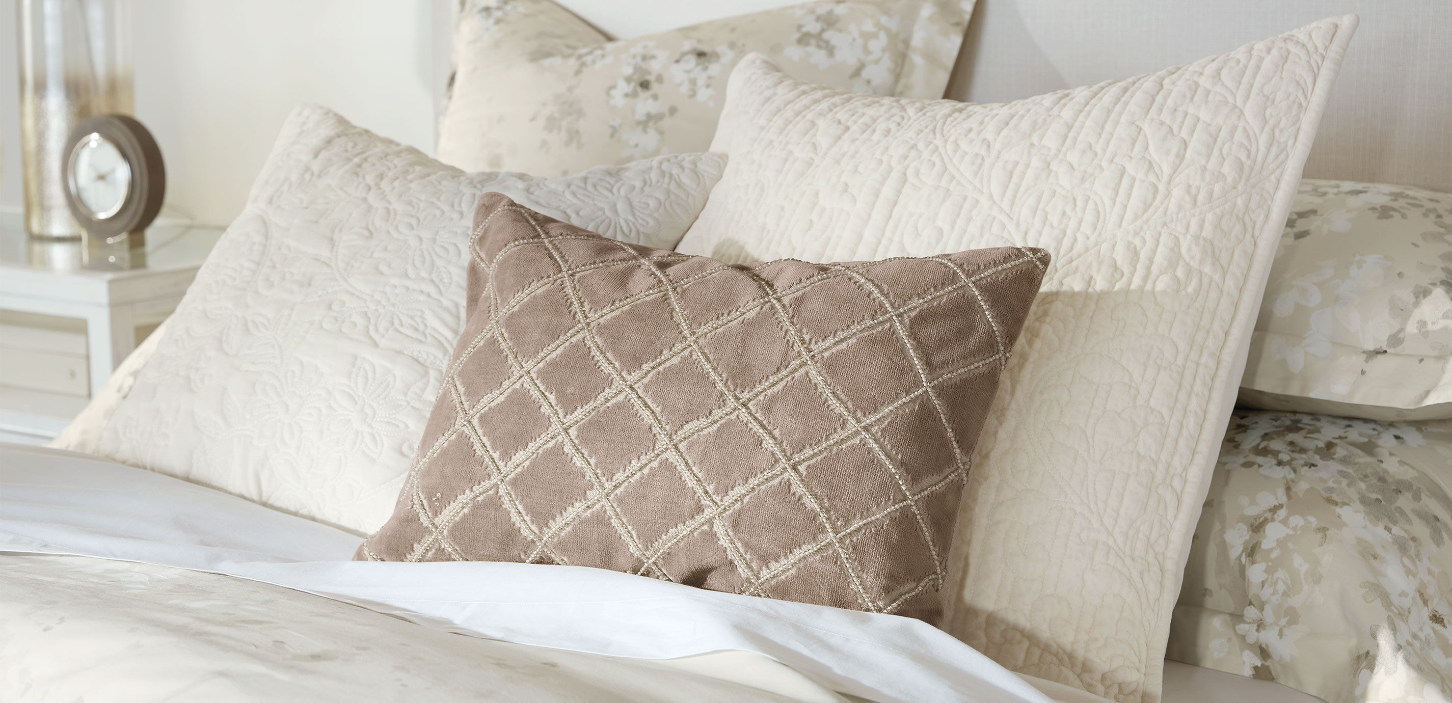 Garment-Dyed Velvet Euro Shams, Ivory (set of 2)_5