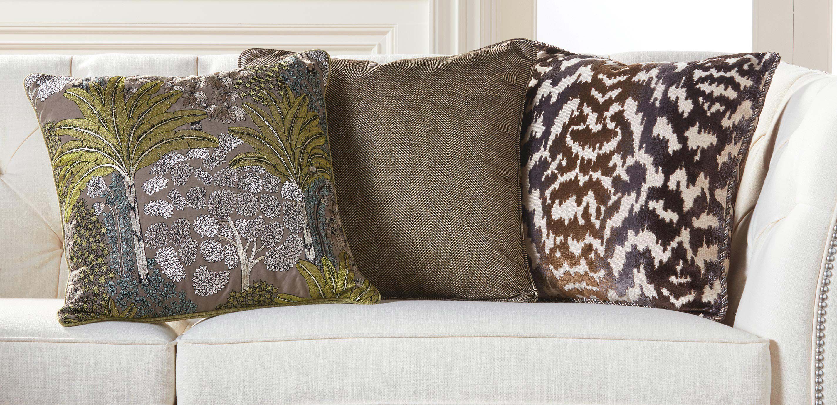 Ombr&eacute; Cut Velvet Pillow_4