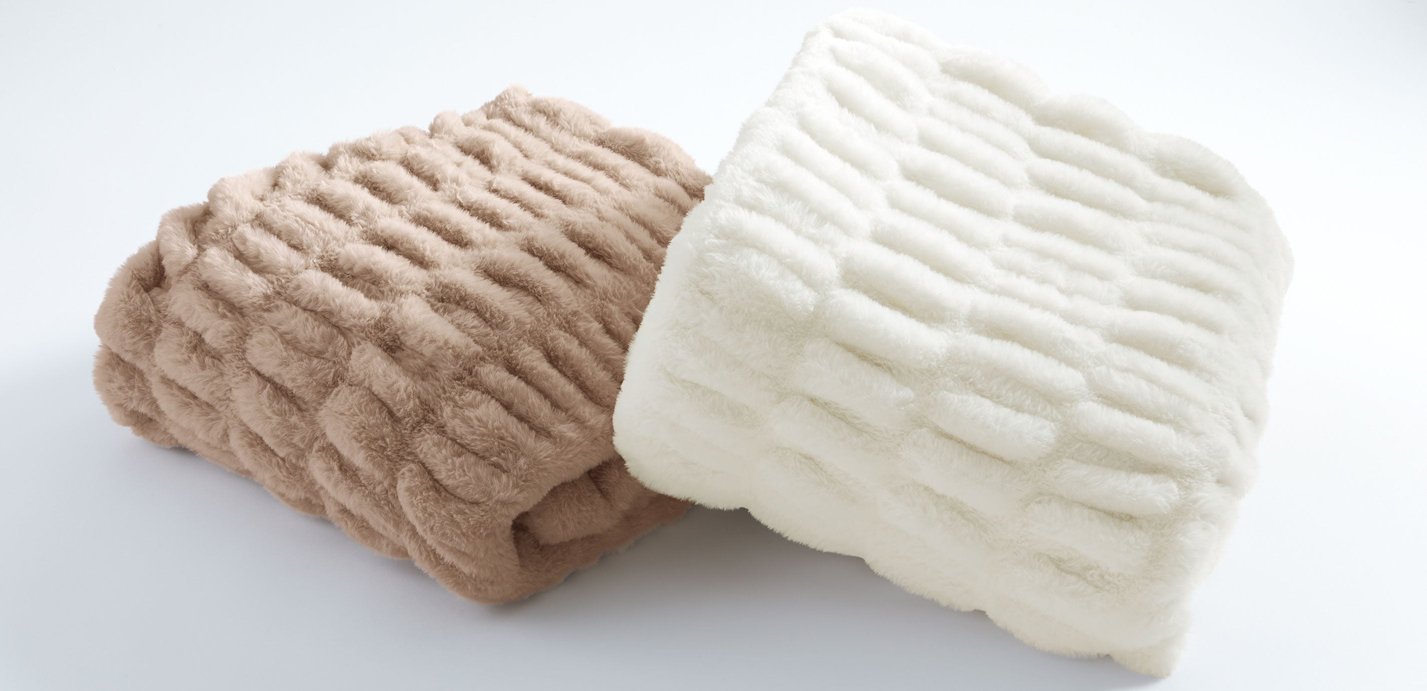 Ruched Faux Fur Throw_3