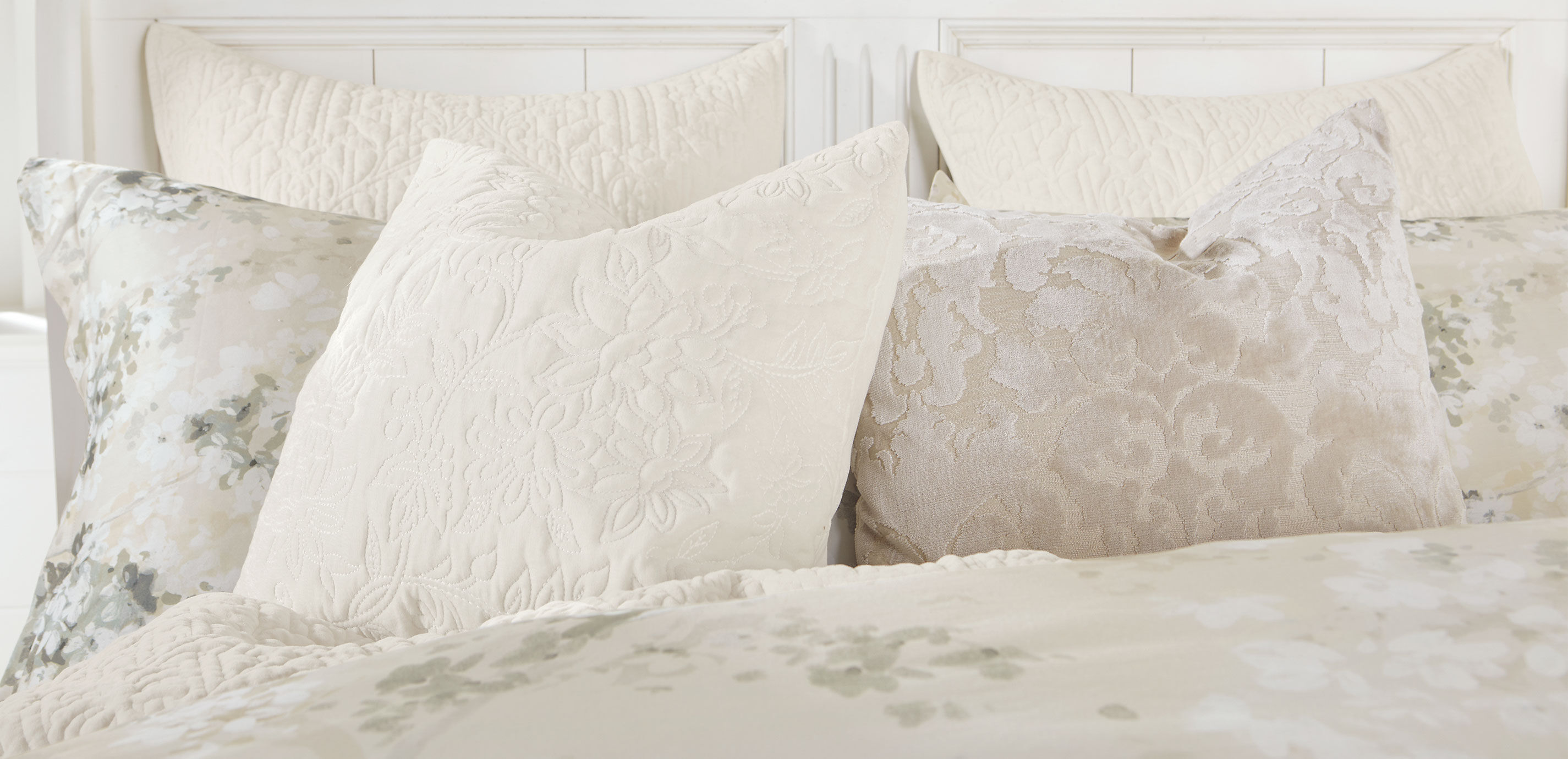 Spring Hana Duvet Cover and Shams Set_5