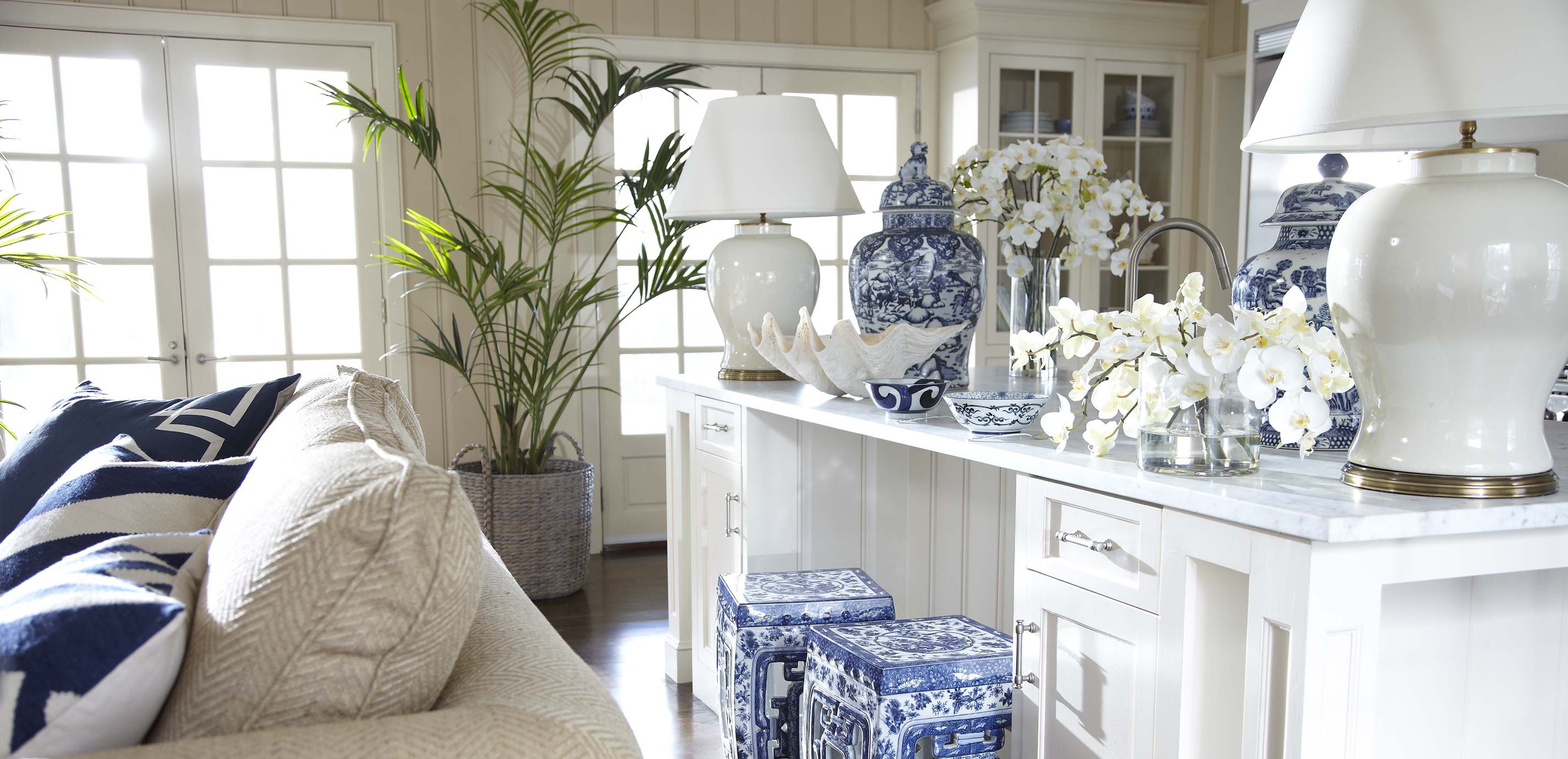 White Orchids in Glass Vase_4