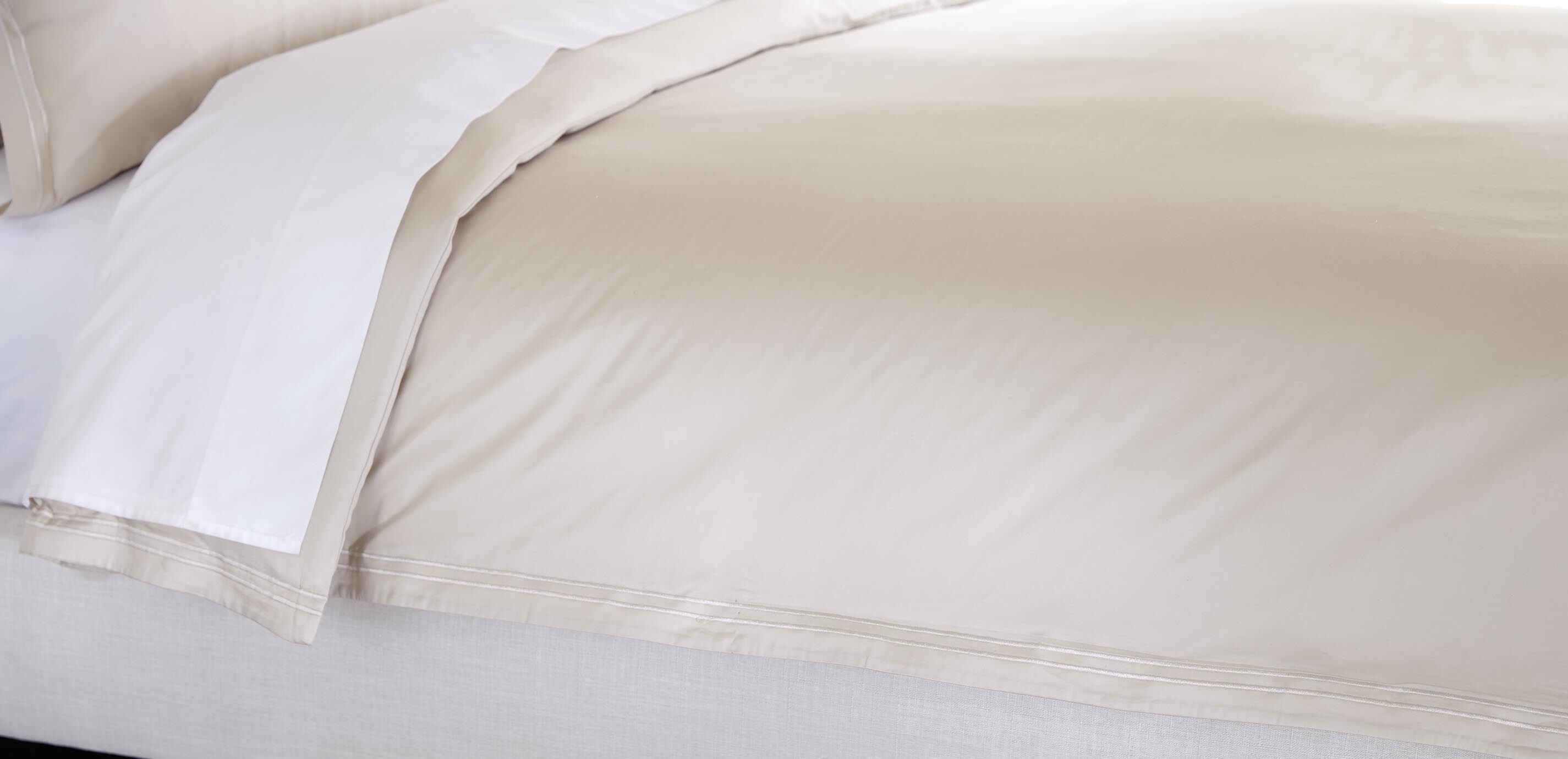 Solid Silk-Blend Duvet Cover and Shams Set_3