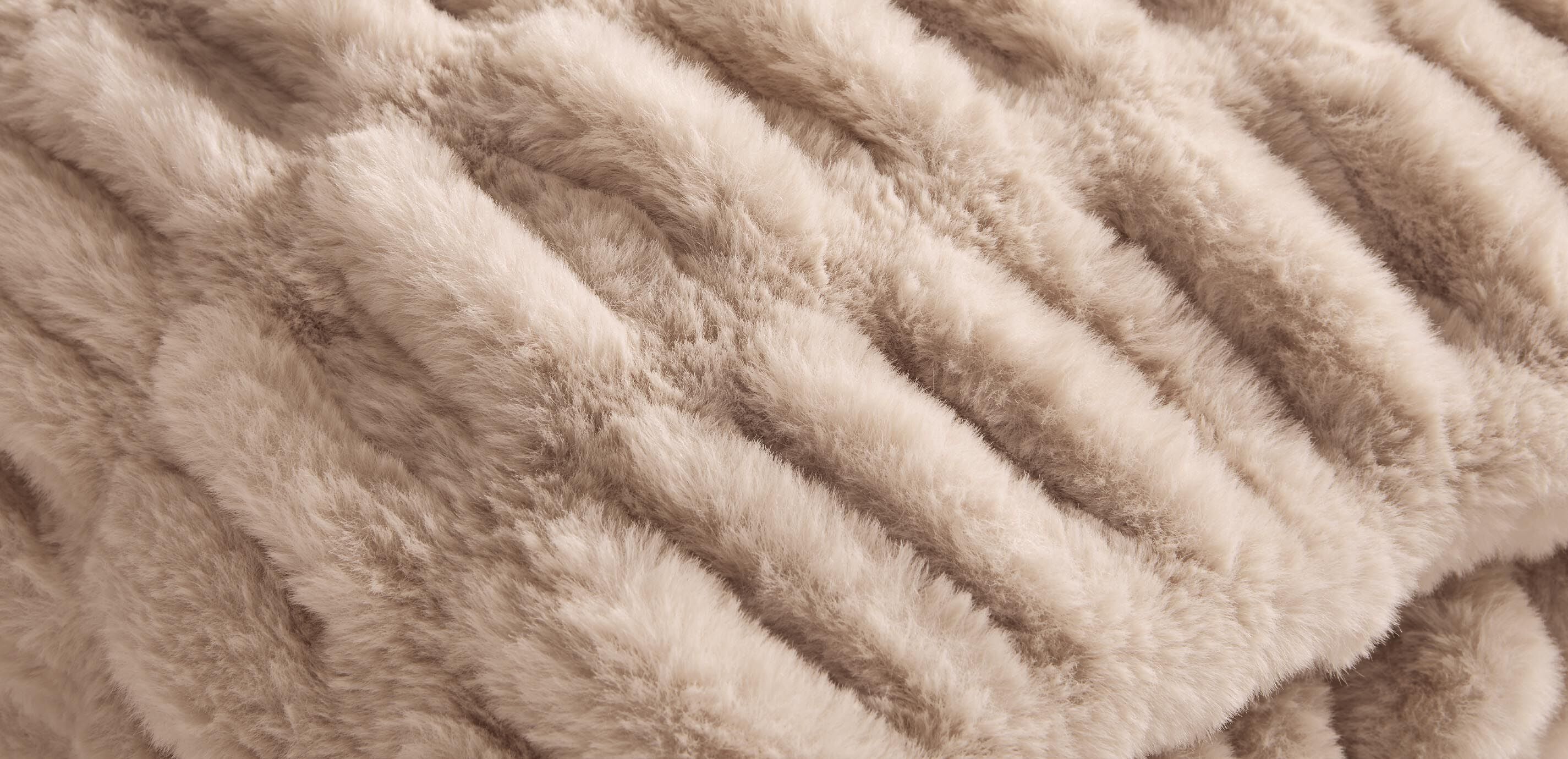 Ruched Faux Fur Throw_2