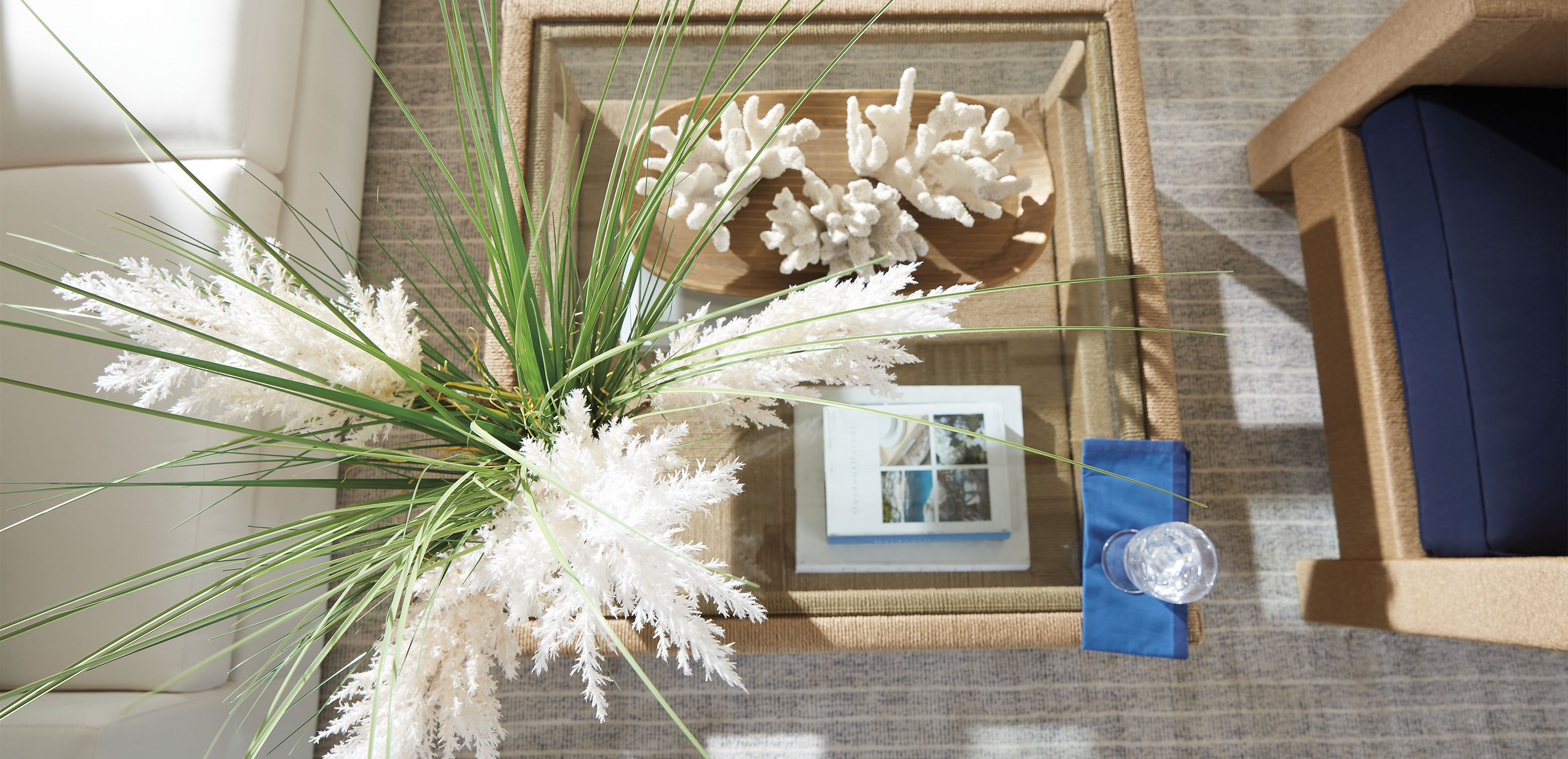 Pampas Grass in Glass Vase_4