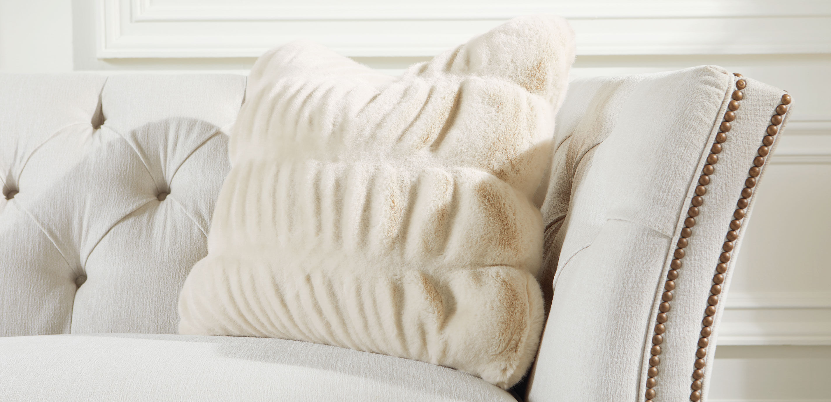 Faux Fur Mink Ruched Pillow_1