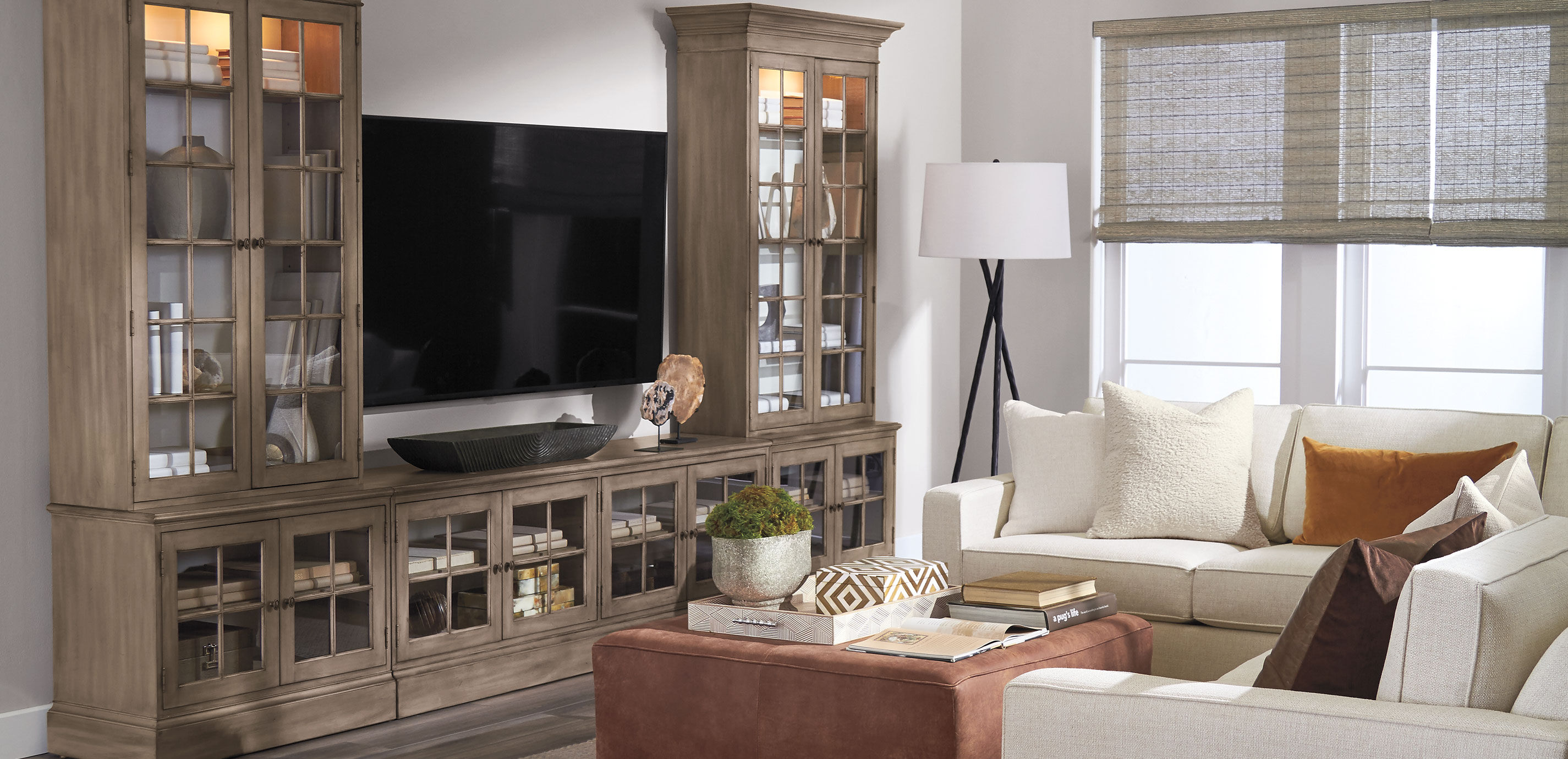 Villa Media Center, Glass Doors_1