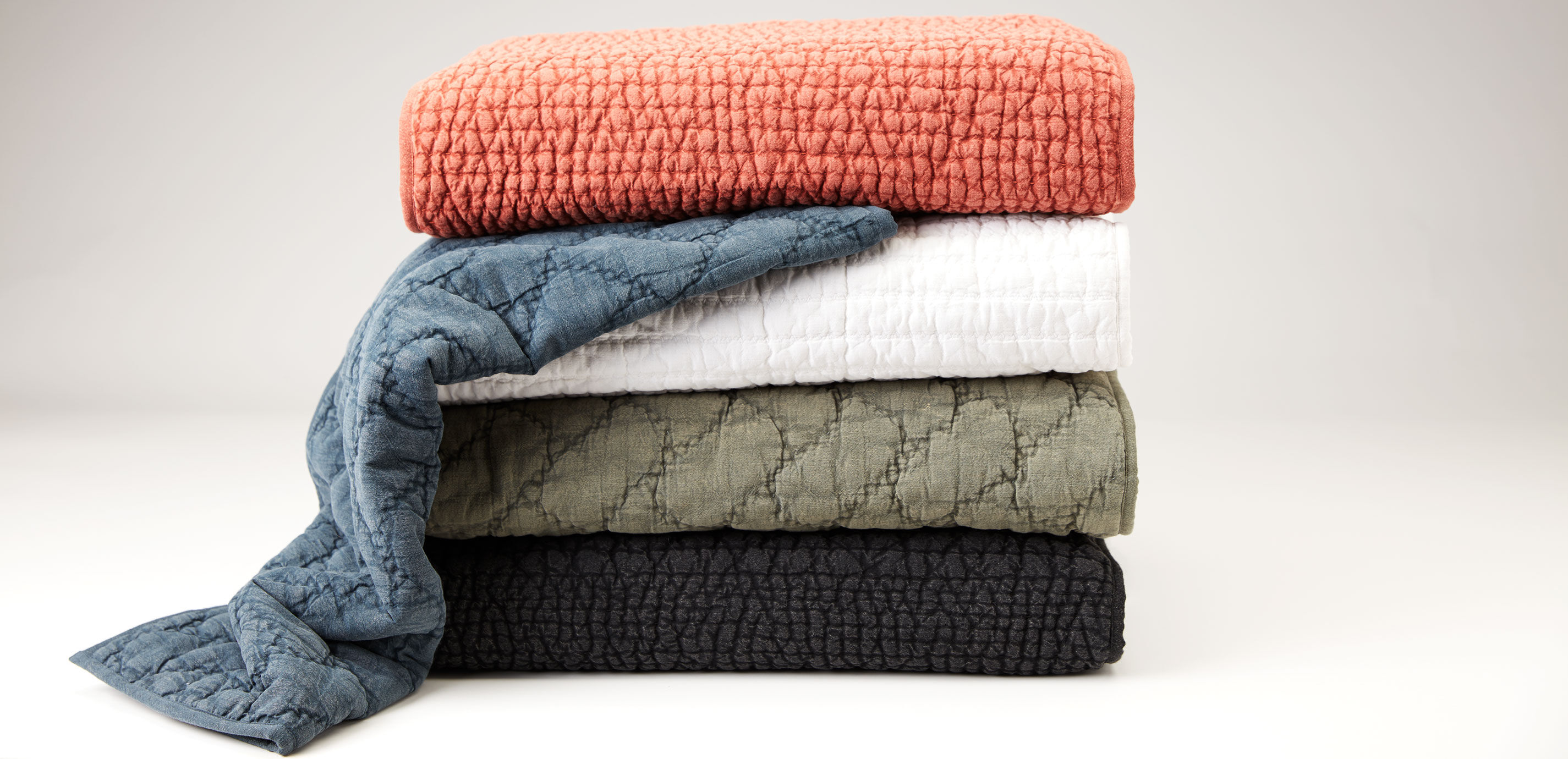 Garment-Dyed Quilted Sham with Pebble Stitch_4