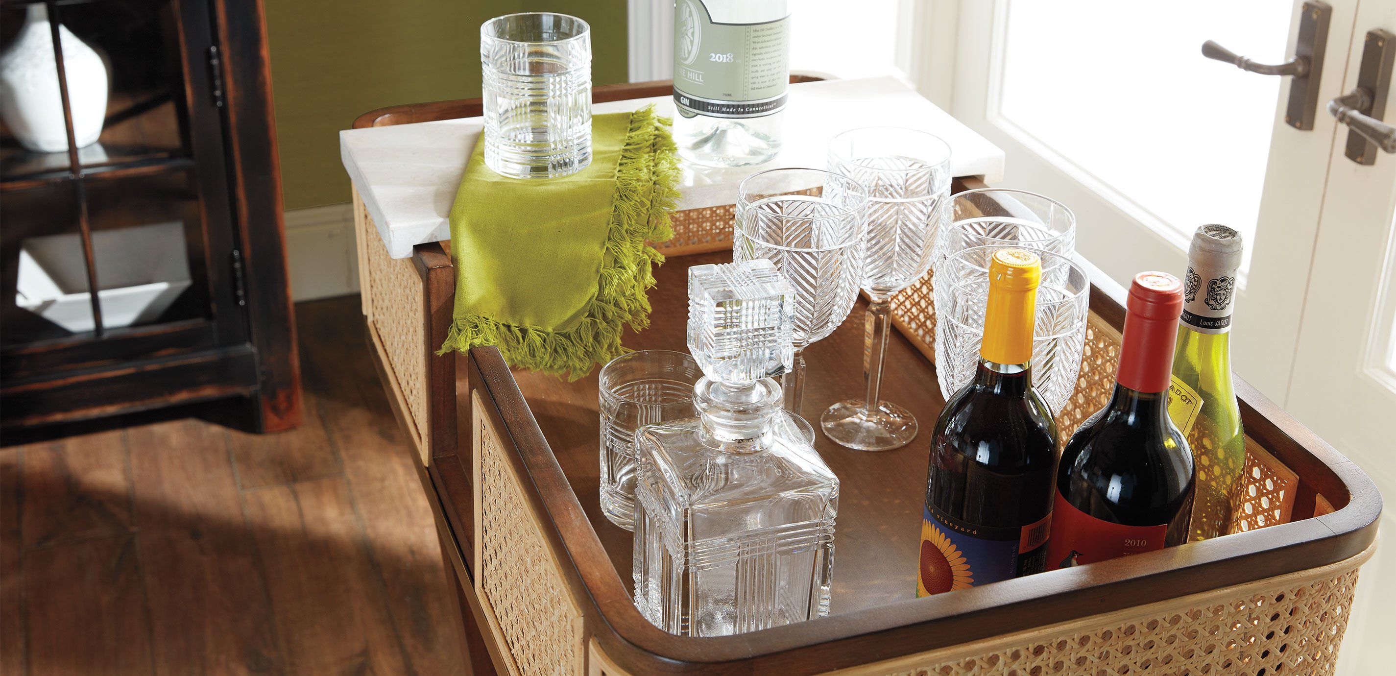 Lamontagne Natural Cane Bar Stand_13