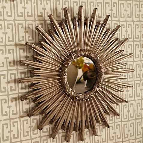 Miroir en forme d&rsquo;&eacute;toile argent&eacute;e 61&nbsp;cm Product Tile Hover Image 074078B