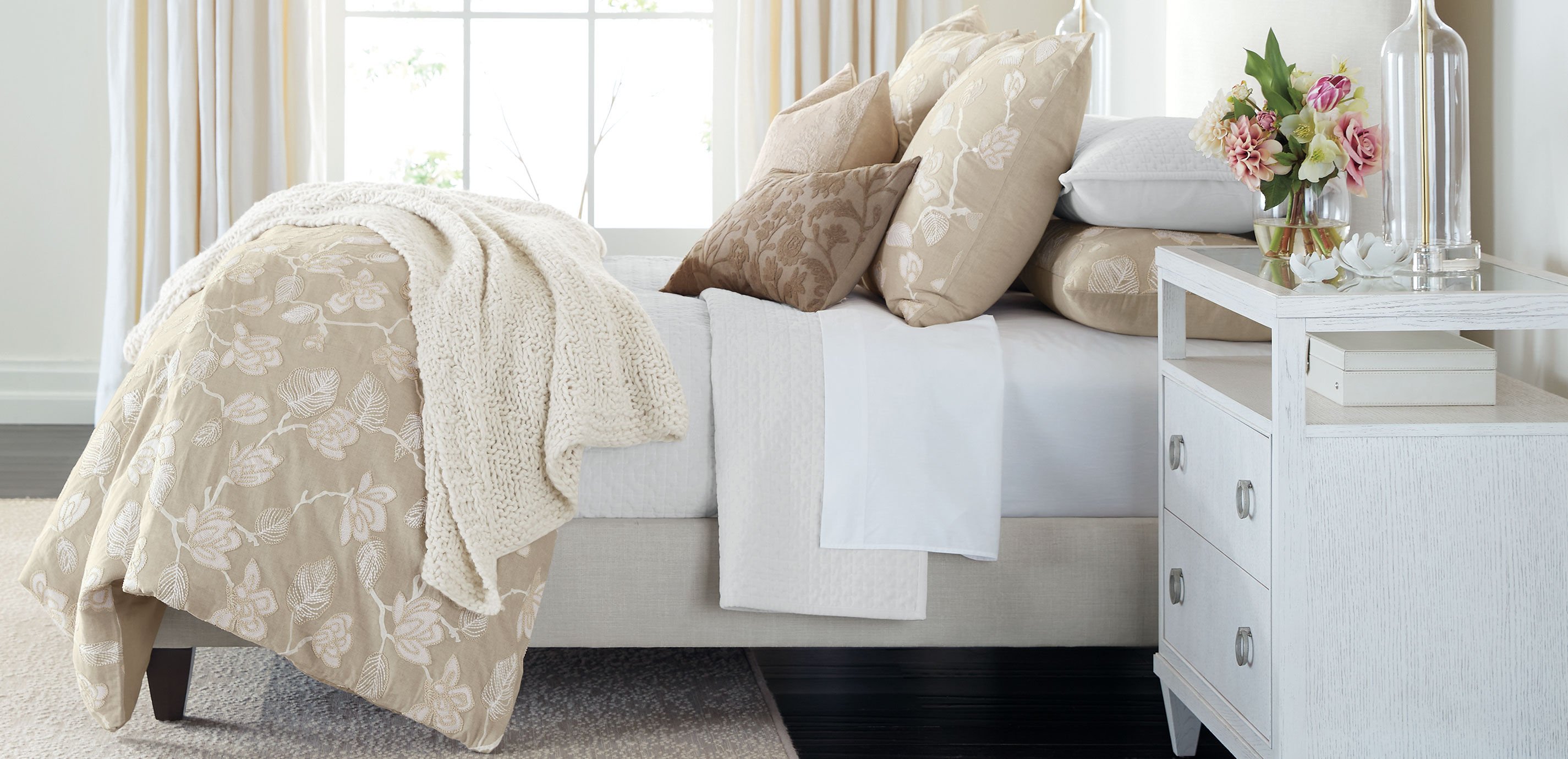 Linen-Blend Floral Embroidered Duvet Cover and Shams Set, Natural_9