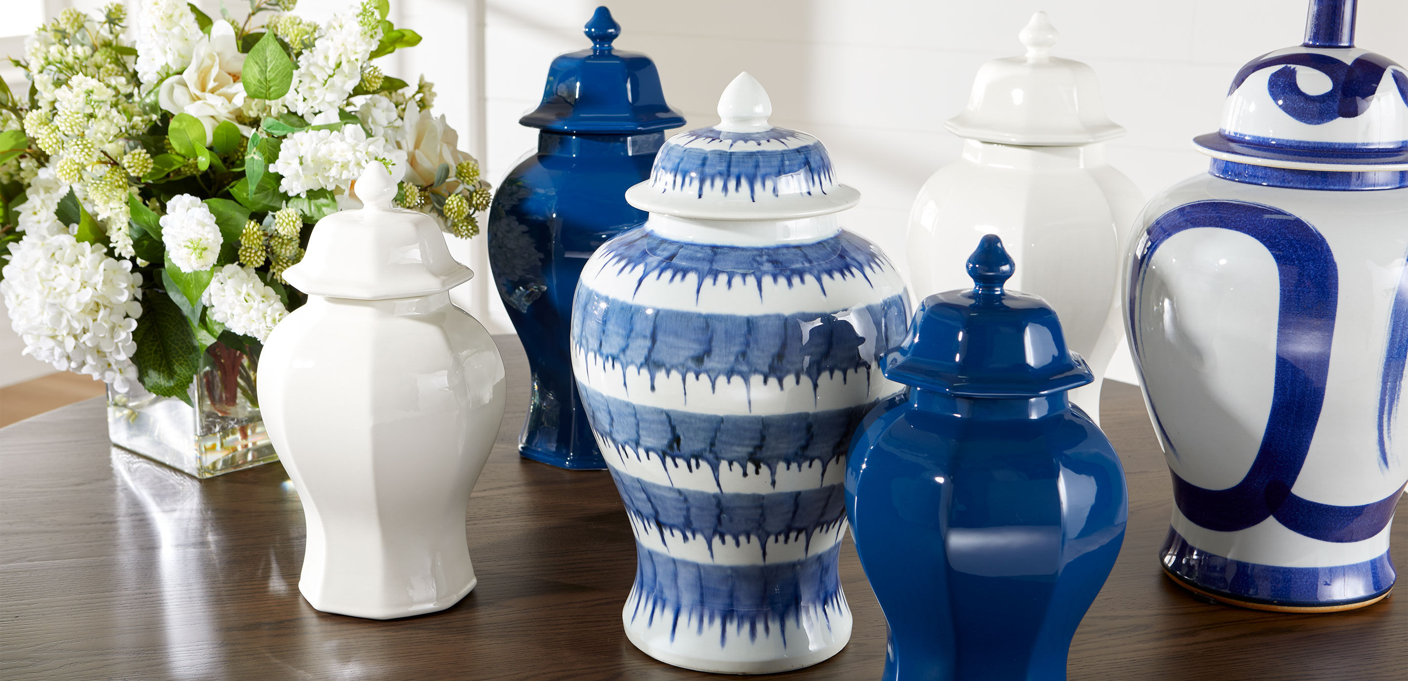 Dark Blue and White Drip Jar_3