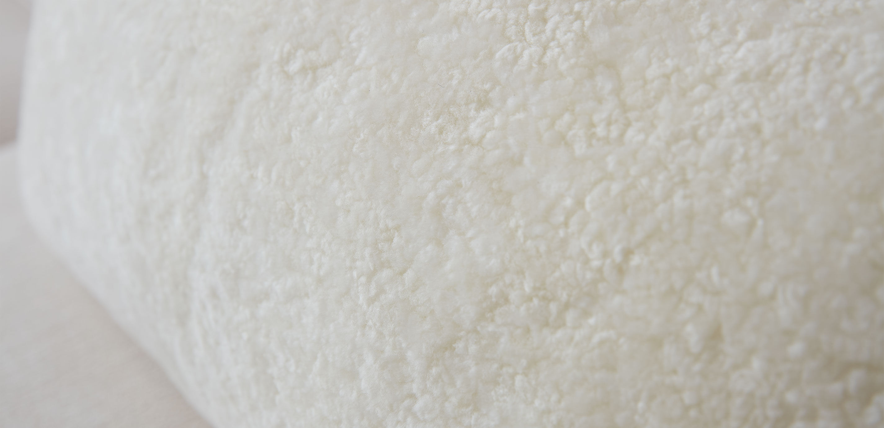 Sheared Sheepskin Lumbar Pillow_3