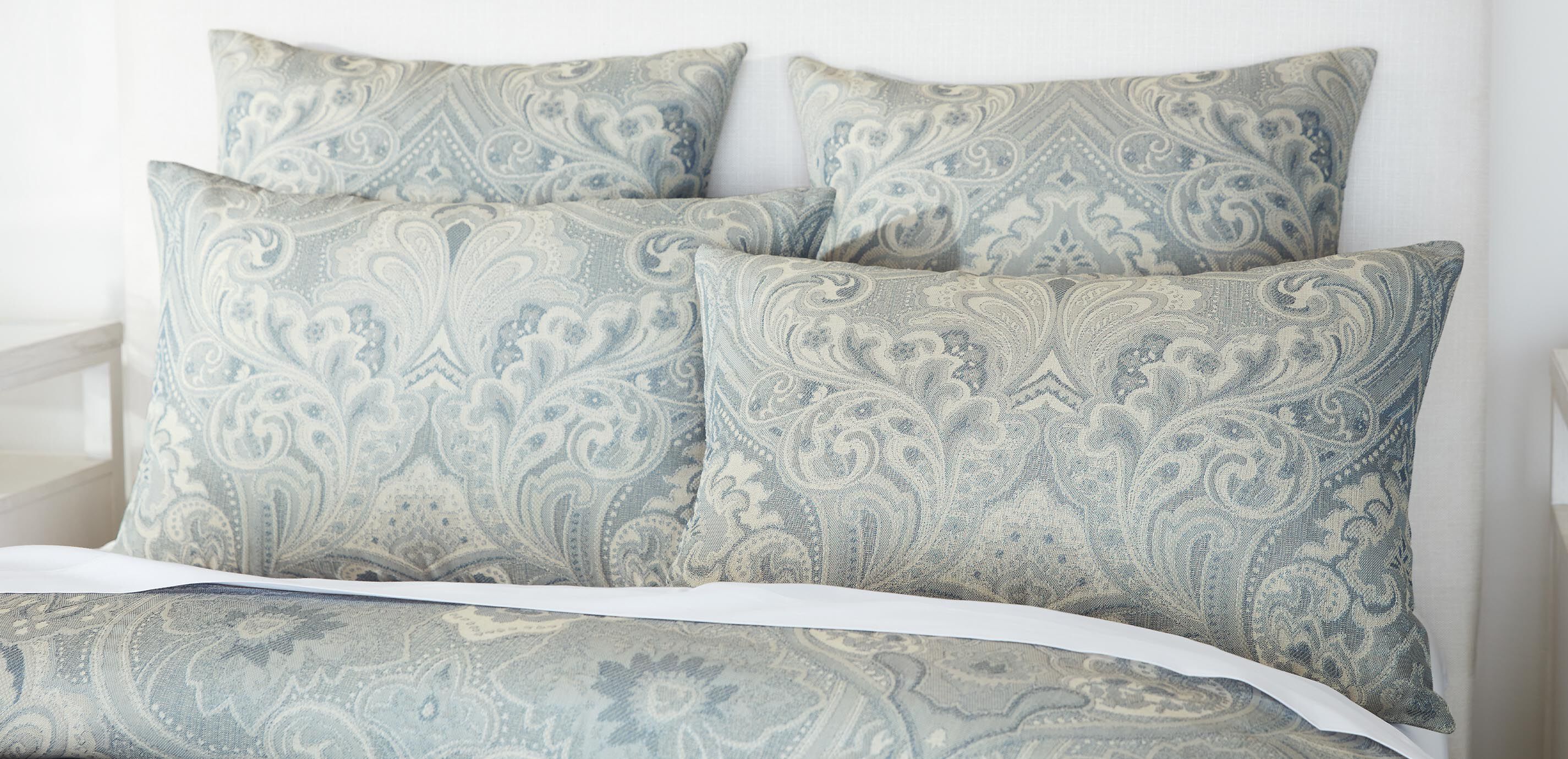 Scroll Jacquard Duvet Cover and Shams Set_2