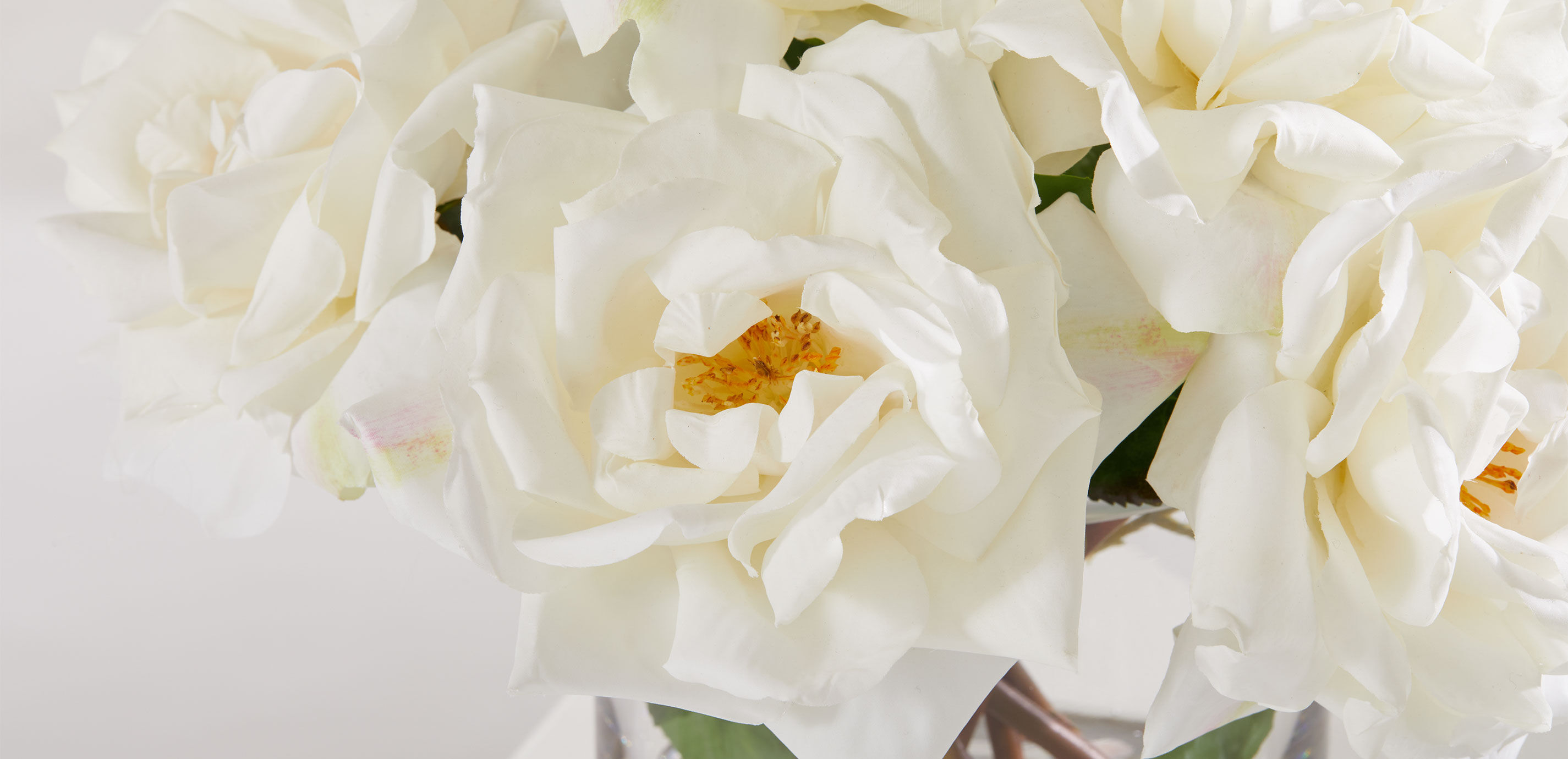 Rose Bouquet in Cylinder Vase_4