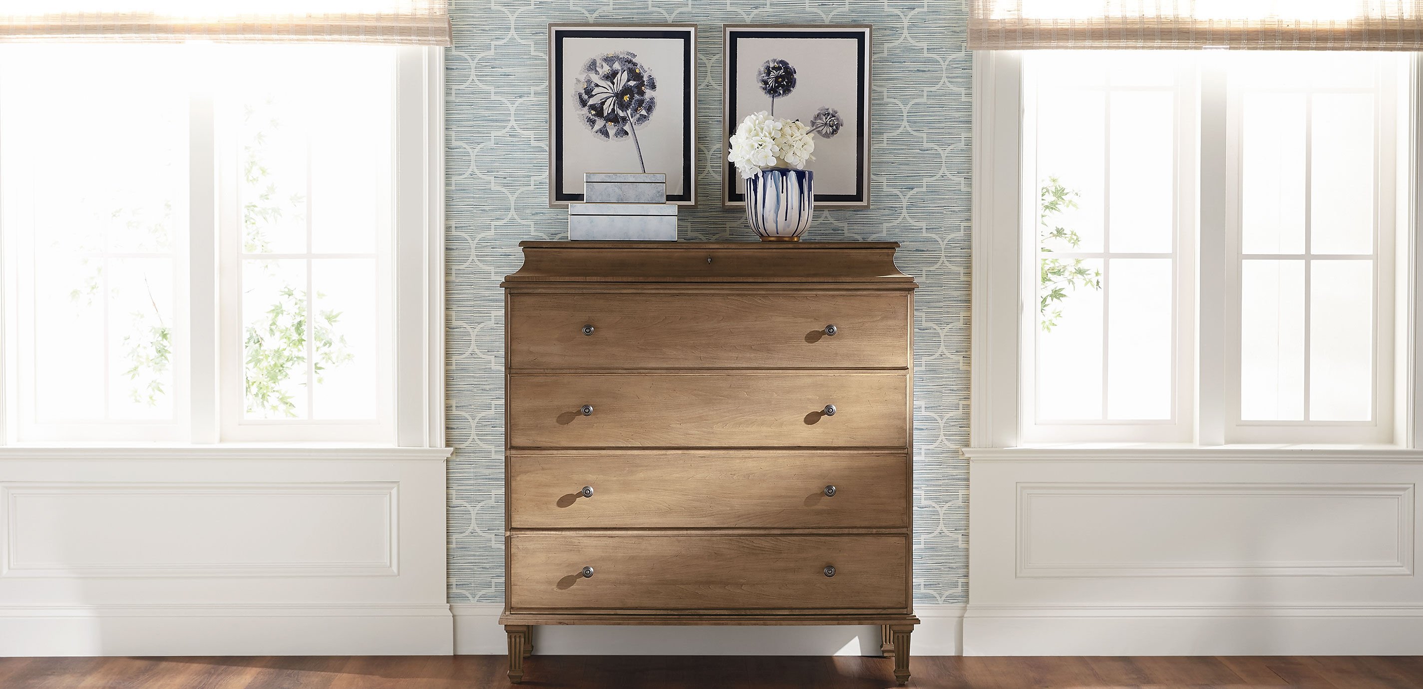 Zaria Large Reverse-Painted Blue Mirror Box_10