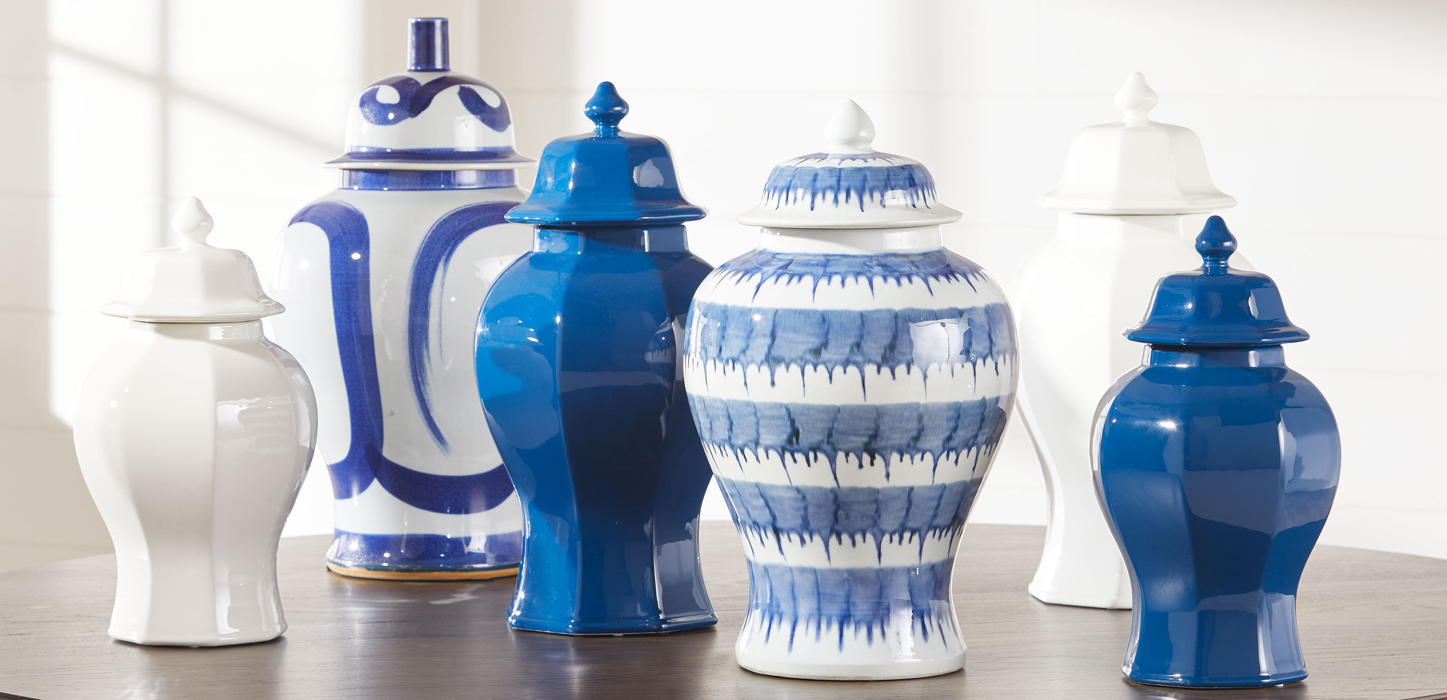 Blue and White Brushstroke Jar_1