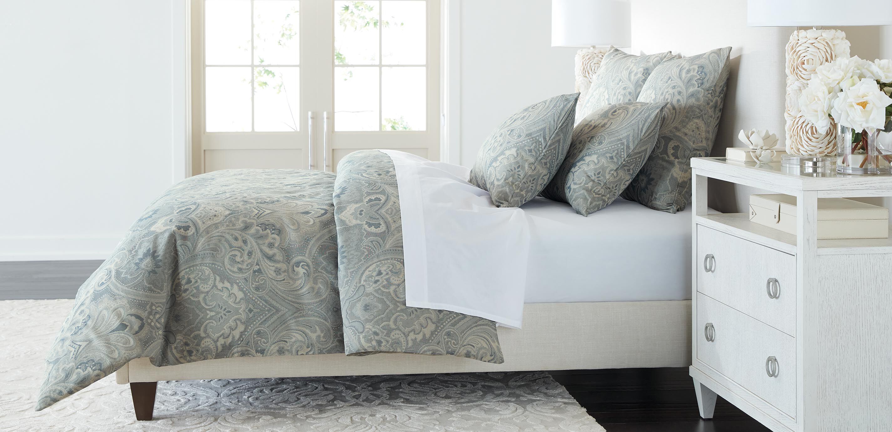 Scroll Jacquard Duvet Cover and Shams Set_1