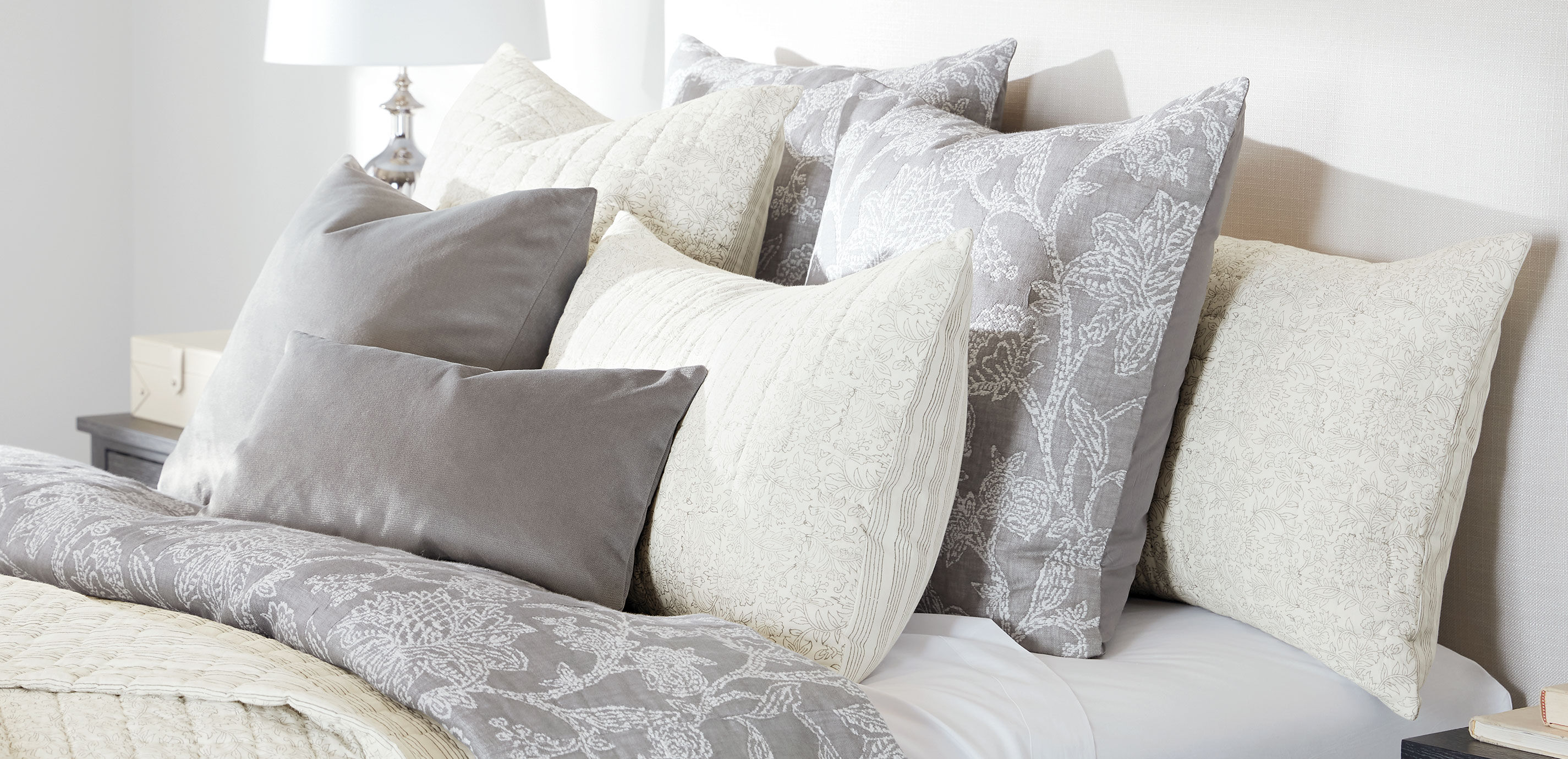 Printed Reversible Quilt and Shams Set_5