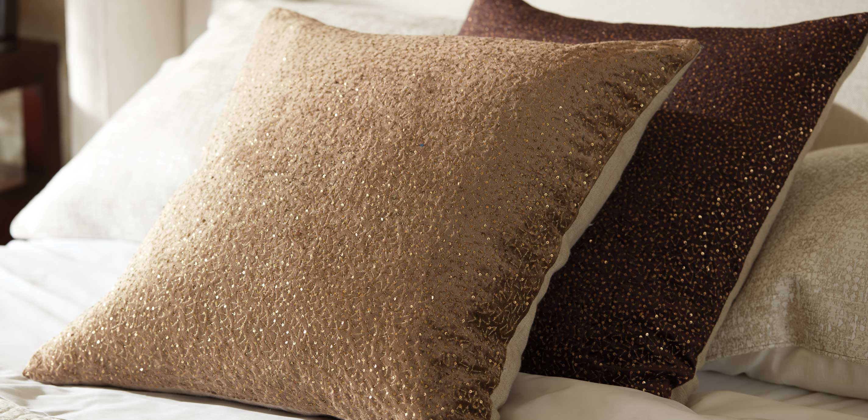 Sequined Velvet Pillow_4