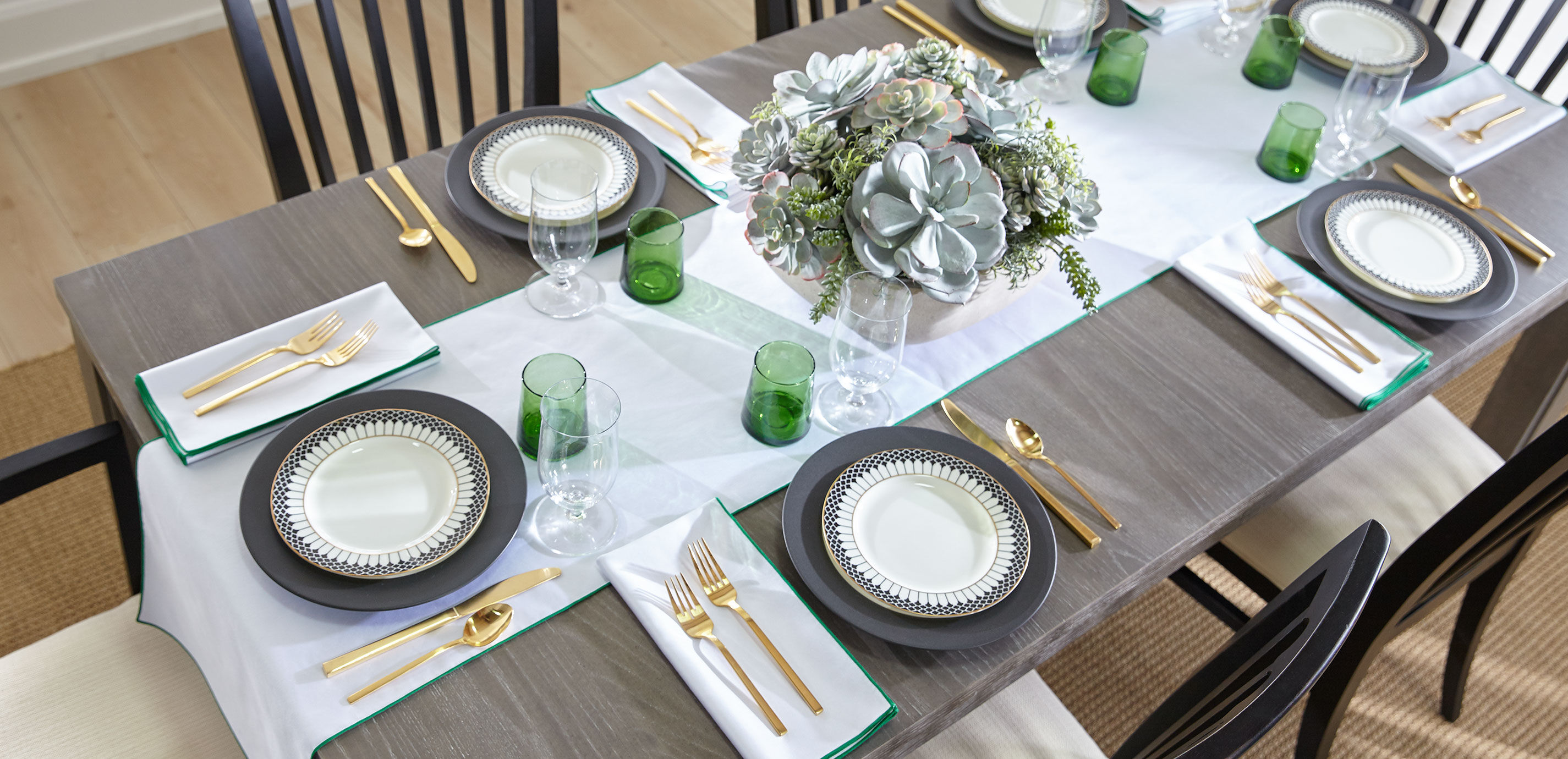 Arlo Custom Embroidered Cloth Napkins, Set of 4_5